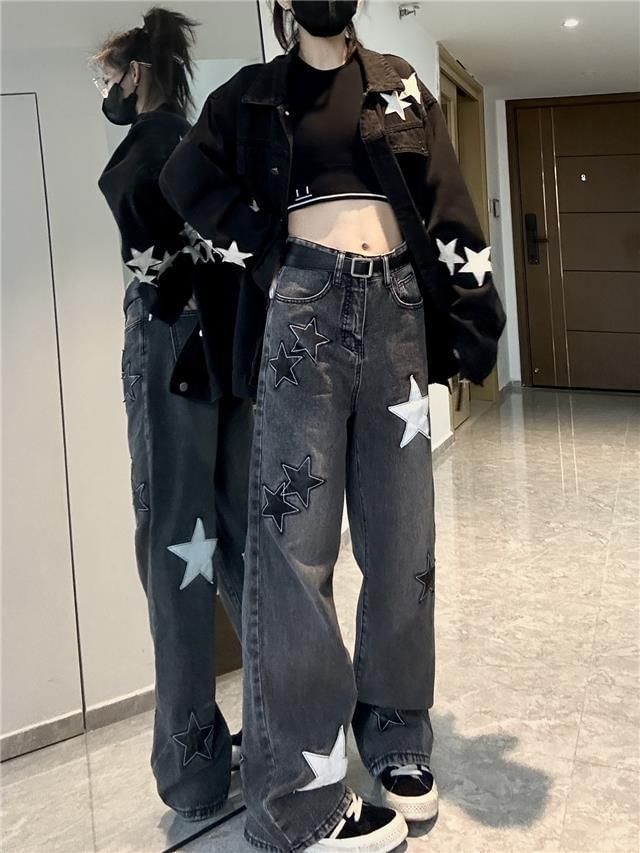 Coline - Mid Waist Star Applique Washed Loose Fit Jeans