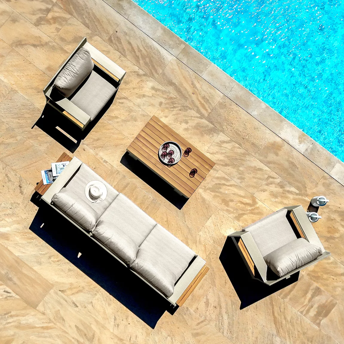 Salon de jardin aluminium et bois teck 5 places Antibes Crème