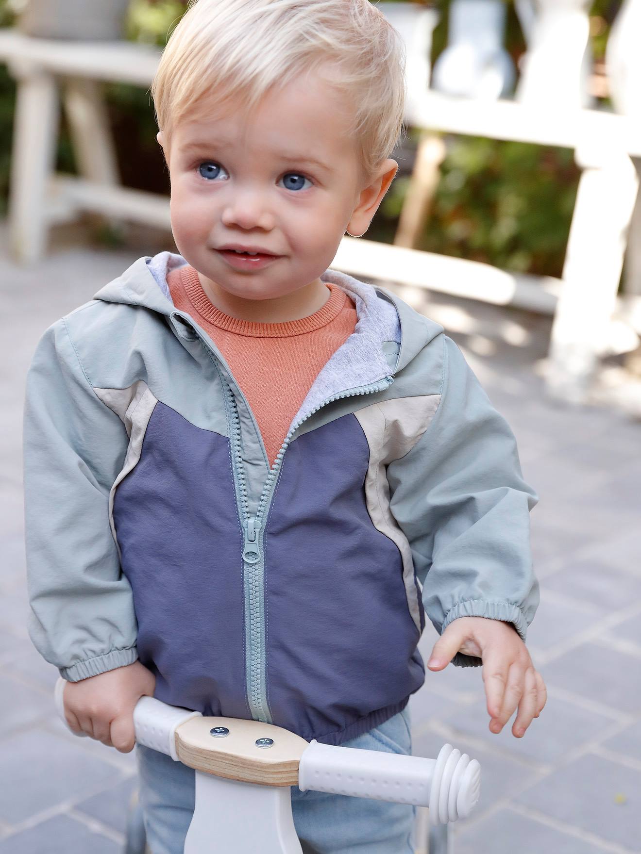 Jaqueta corta-vento colorblock para bebê na cor verde-água