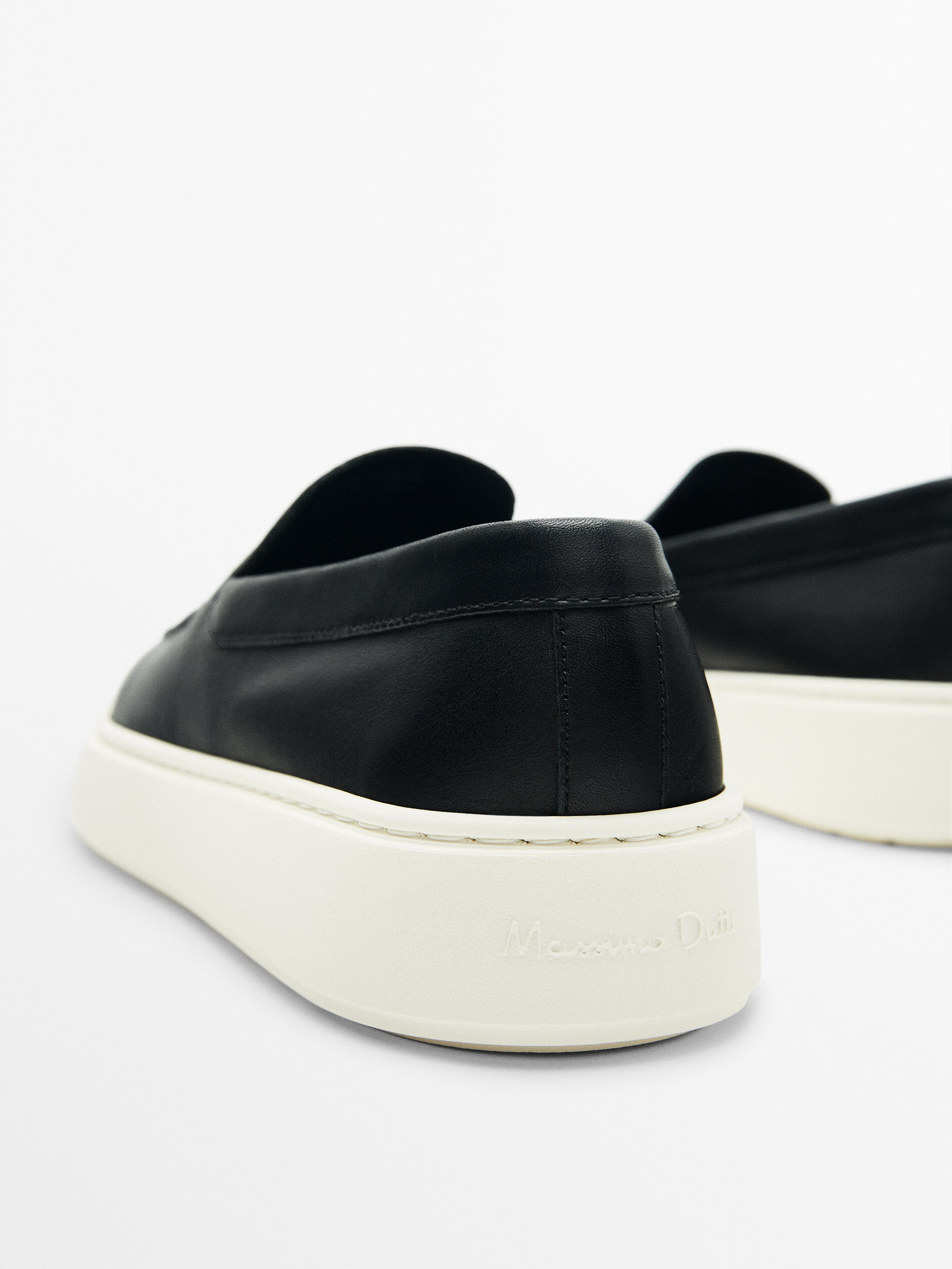 Mocassim macio em napa preto - NEGRO