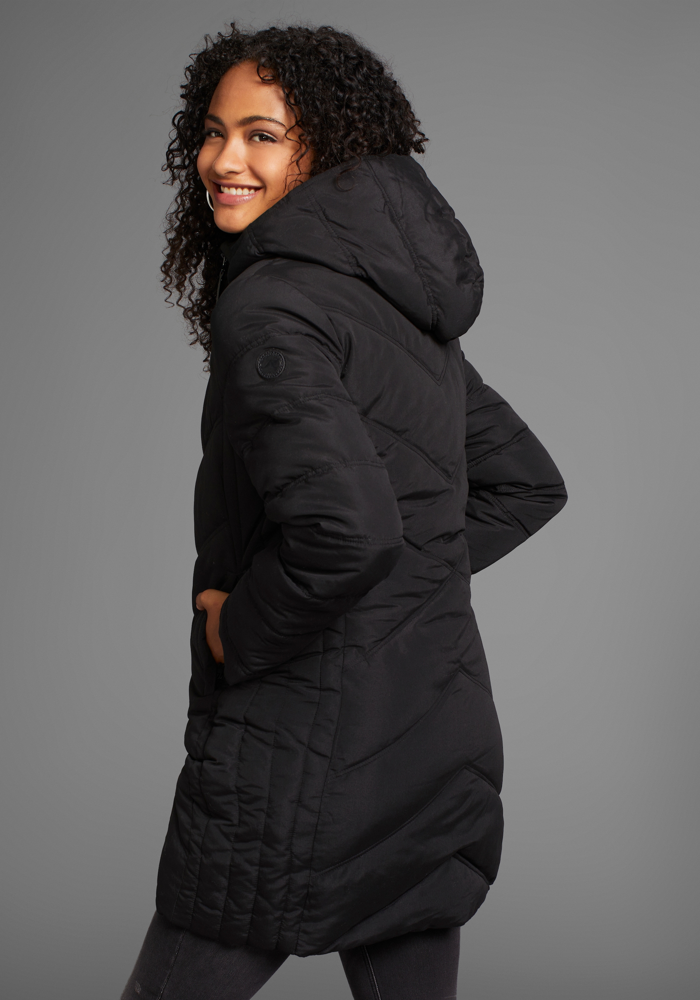 KangaROOS Winterjacke mit Kapuze mit hochschliessendem Kragen,  gefütterte Kapuze