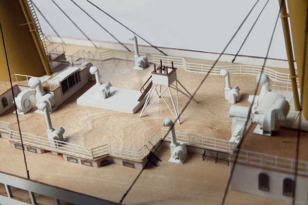 1:144 RMS Titanic Komplett - Skrog i tre