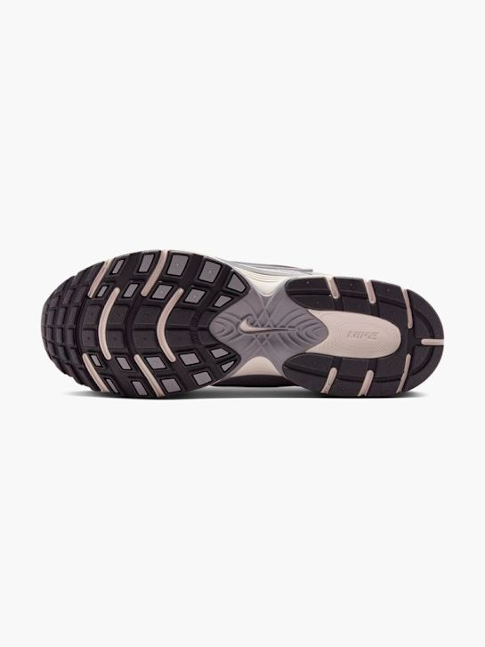 Nike V5 RNR Sneaker