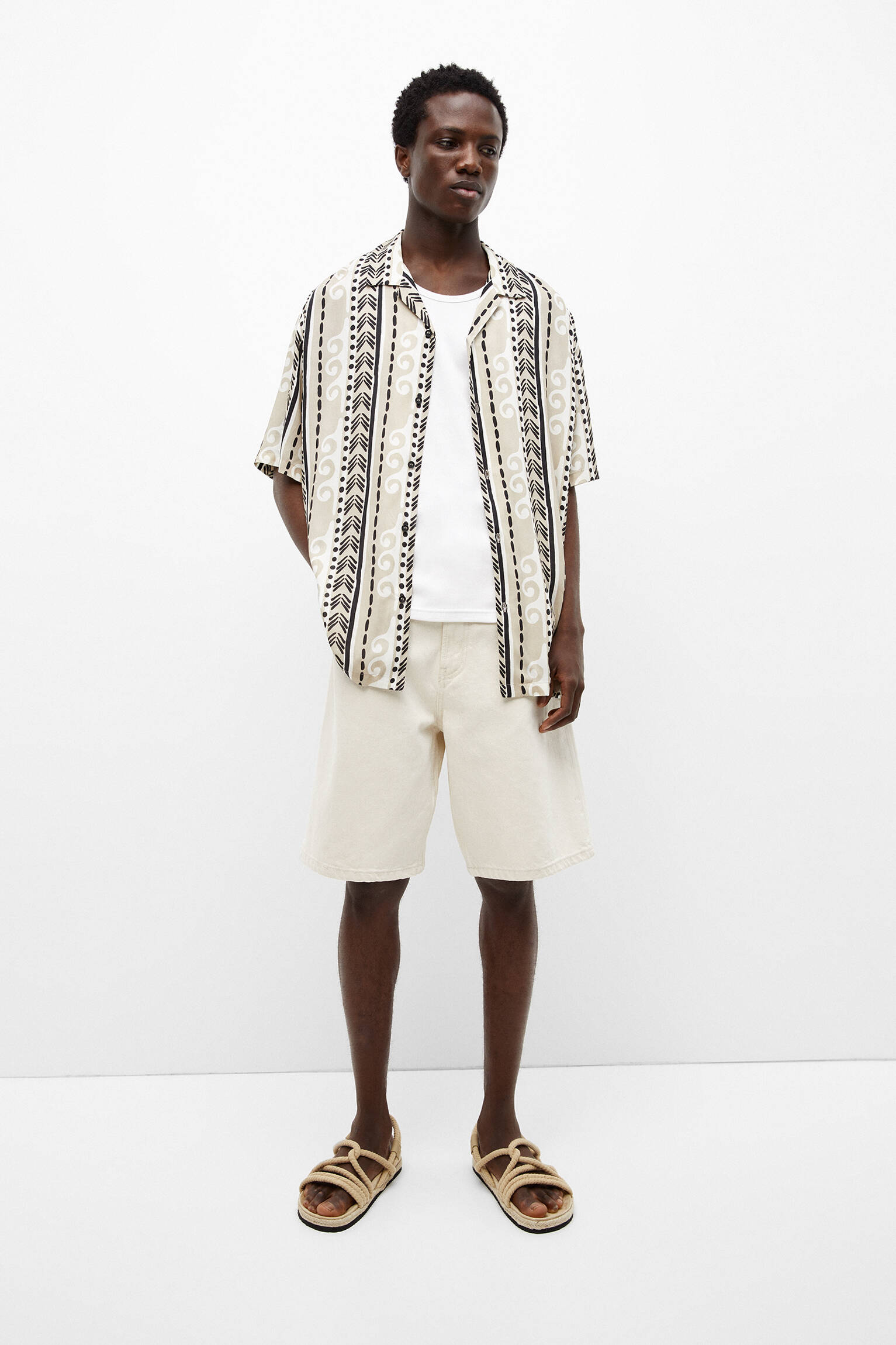 CAMISA COM ESTAMPA DE ONDAS - OFF WHITE