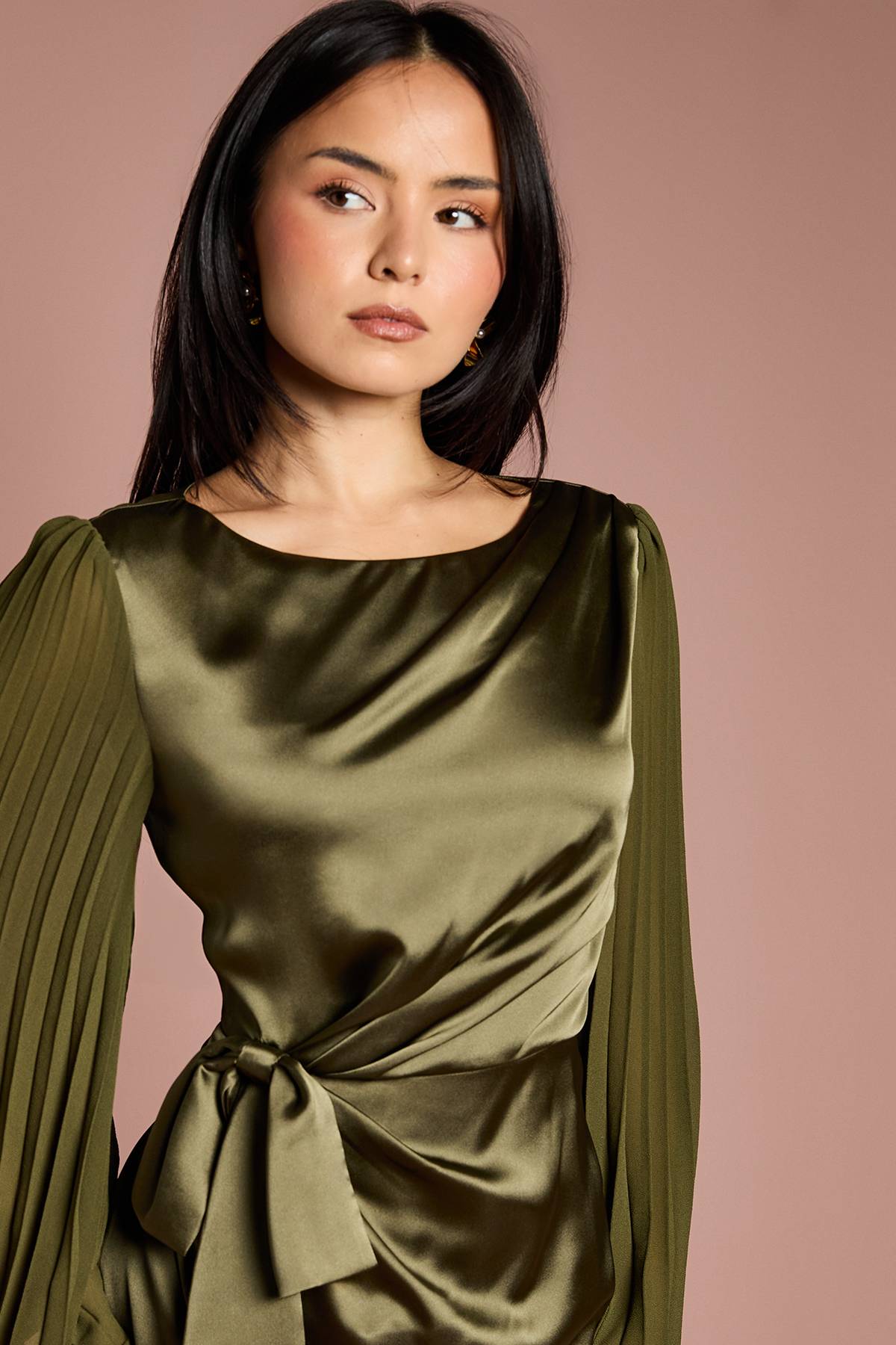 Coast Robe Mini Portefeuille en Satin à Manches Évasées Plissées Petite Taille