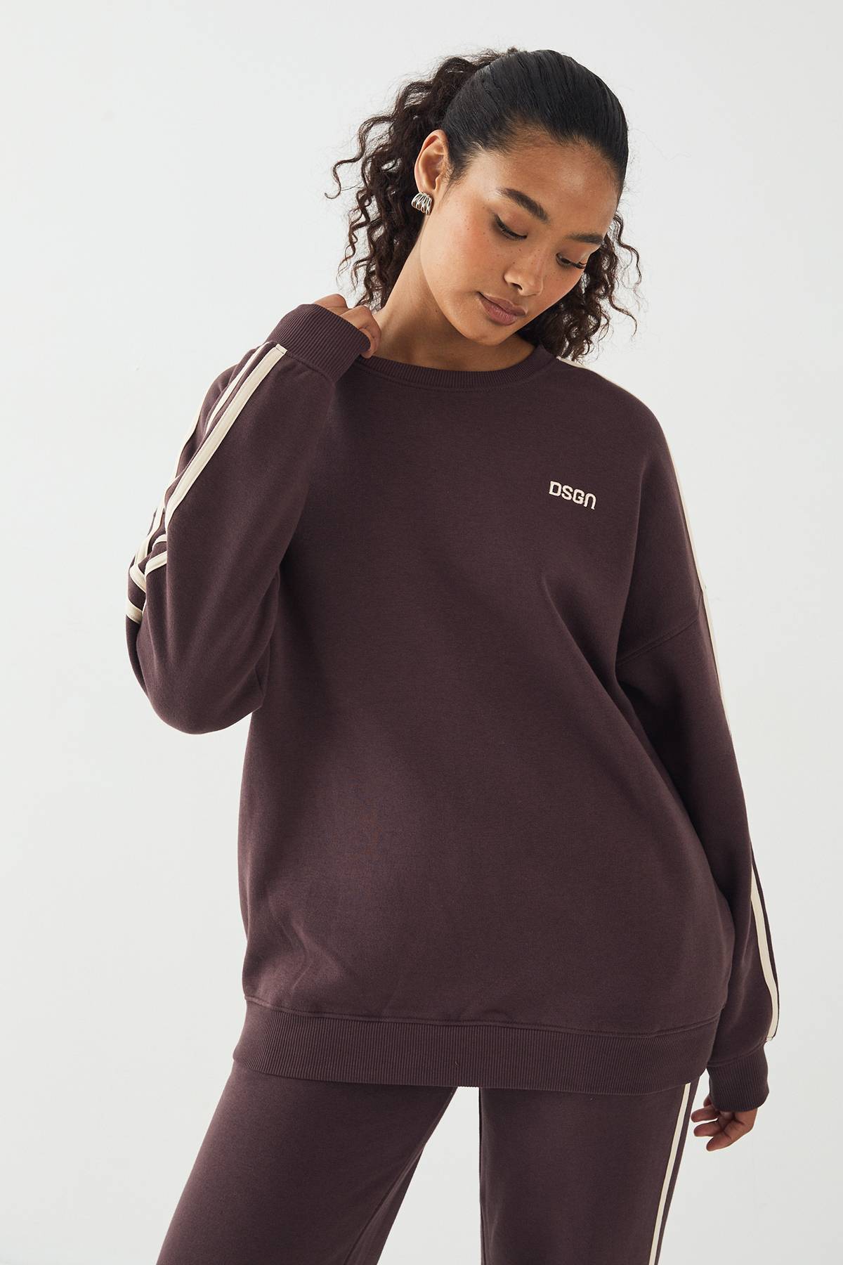 Sweat-shirt Oversize à Bandes Latérales DSGN Studio
