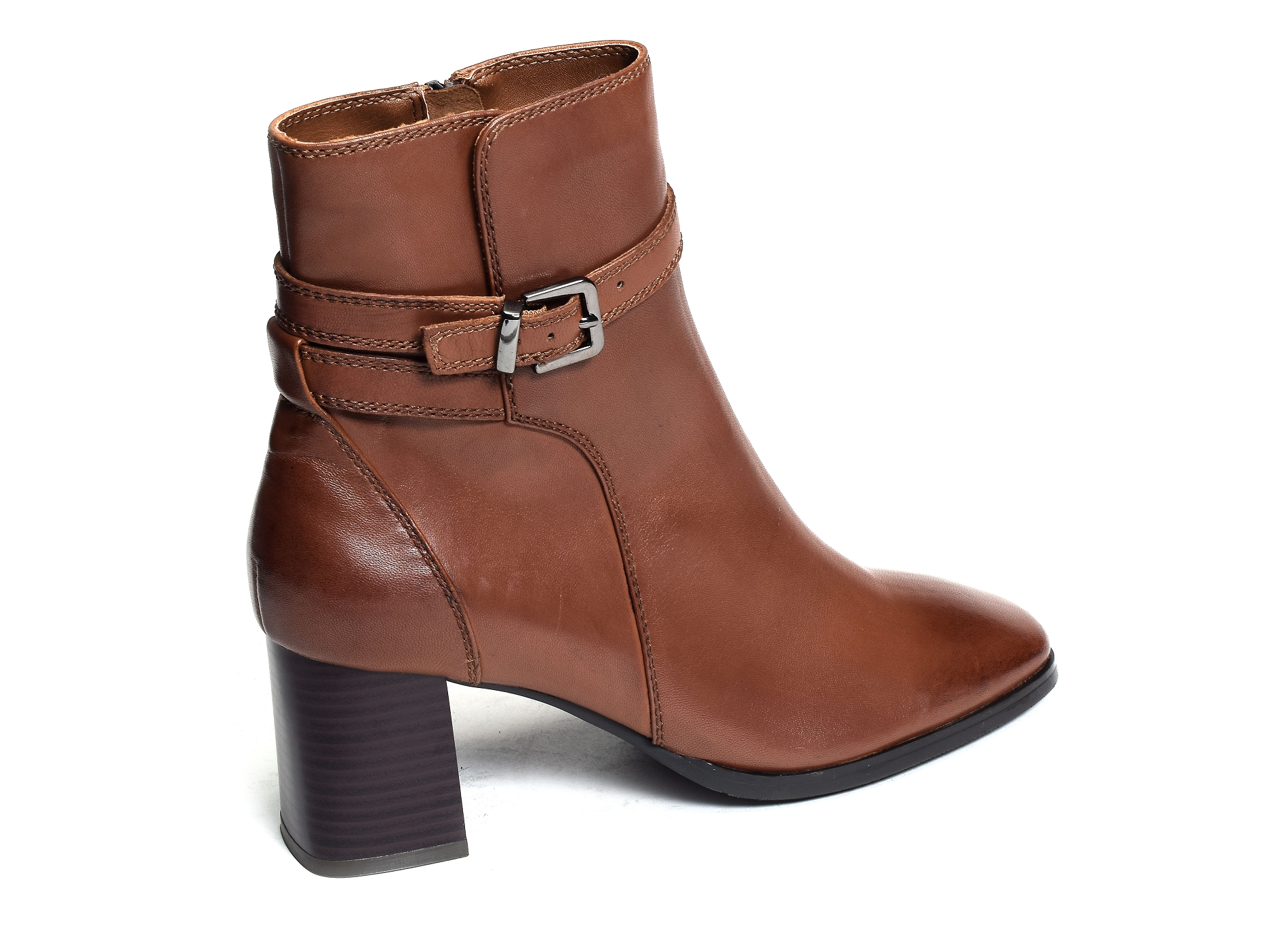 Arianne 06 camel