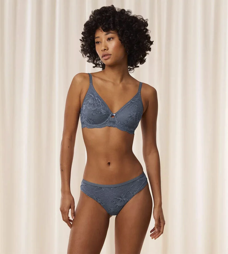 Triumph Amourette Charm T W02 Cloudy blue