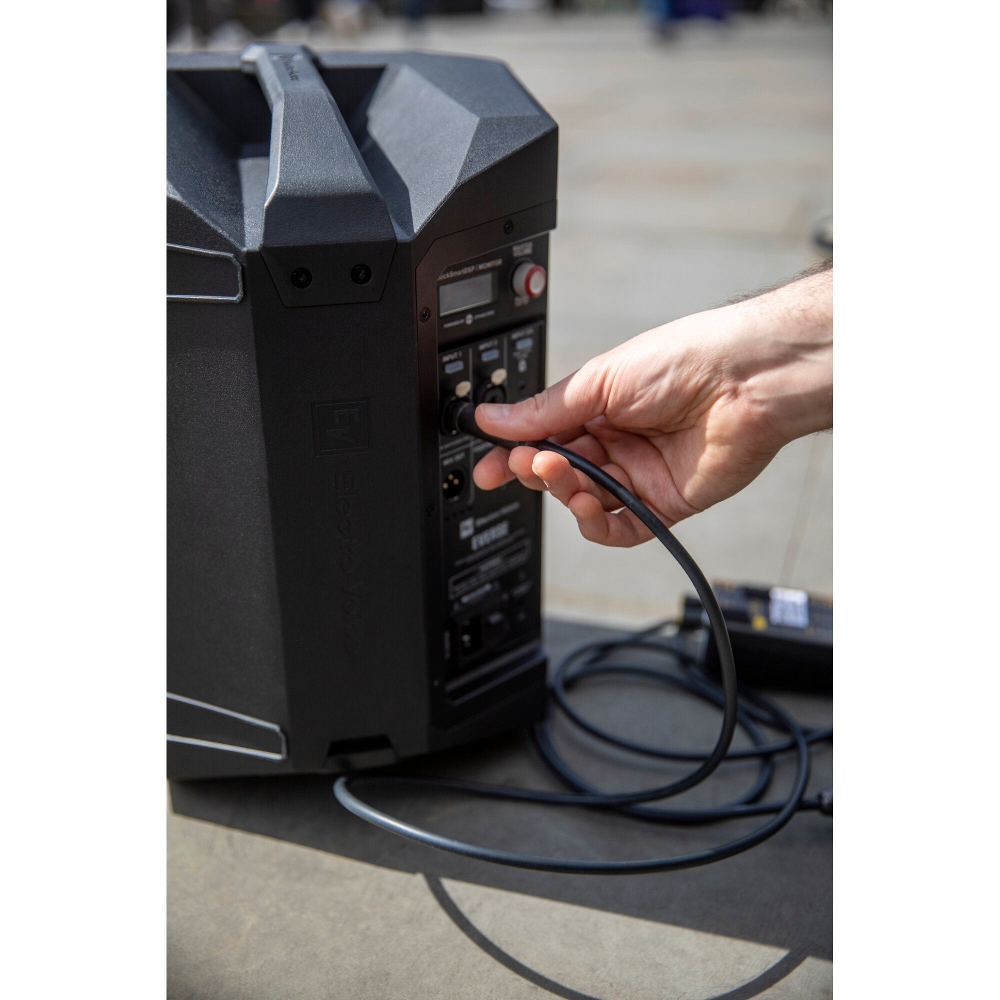 Electro-Voice Everse 8 weersbestendige mobiele accu-speaker (zwart)