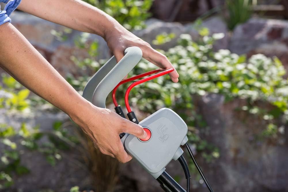 IKRA Elektro Vertikutierer Rasenlüfter IEVL 2000, Fangkorb 55l, Arbeitsbreite 40cm, starke 2000W