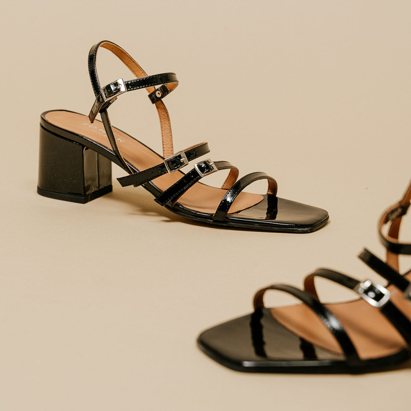 Jonak Sandales en Cuir verni Valeriane noires - Talon 5.5 cm