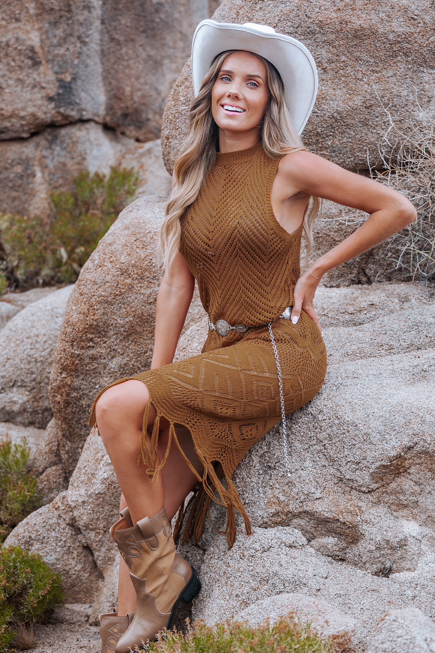 Robe cover up en pur coton sans manches en crochet
