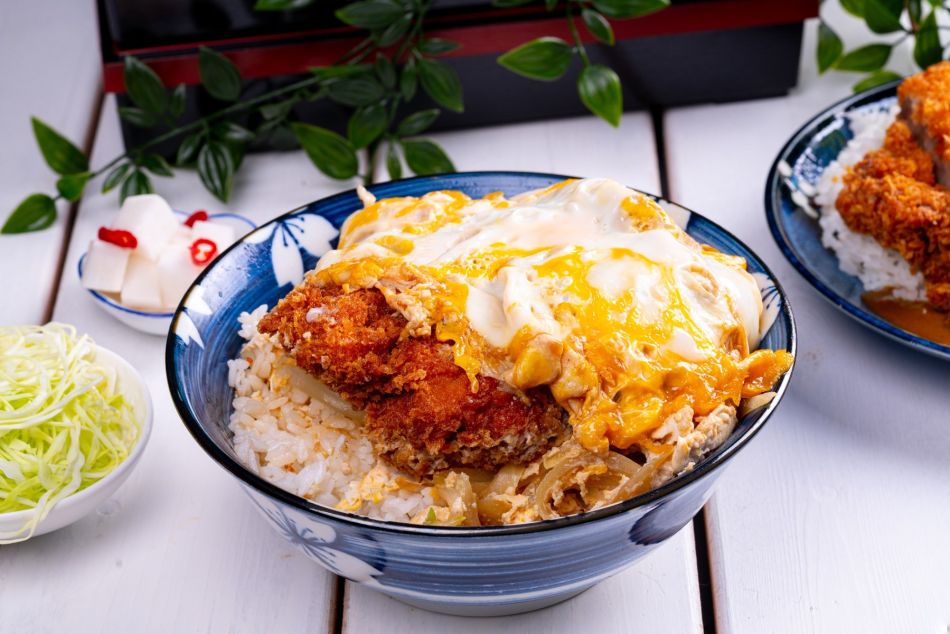 Katsu met omelet