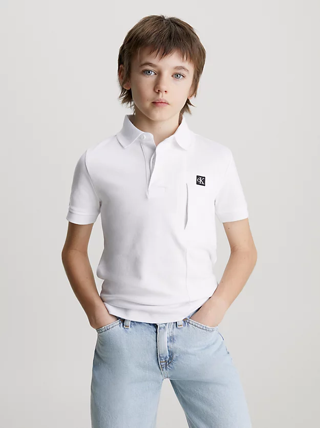Camisa polo com bolso no peito