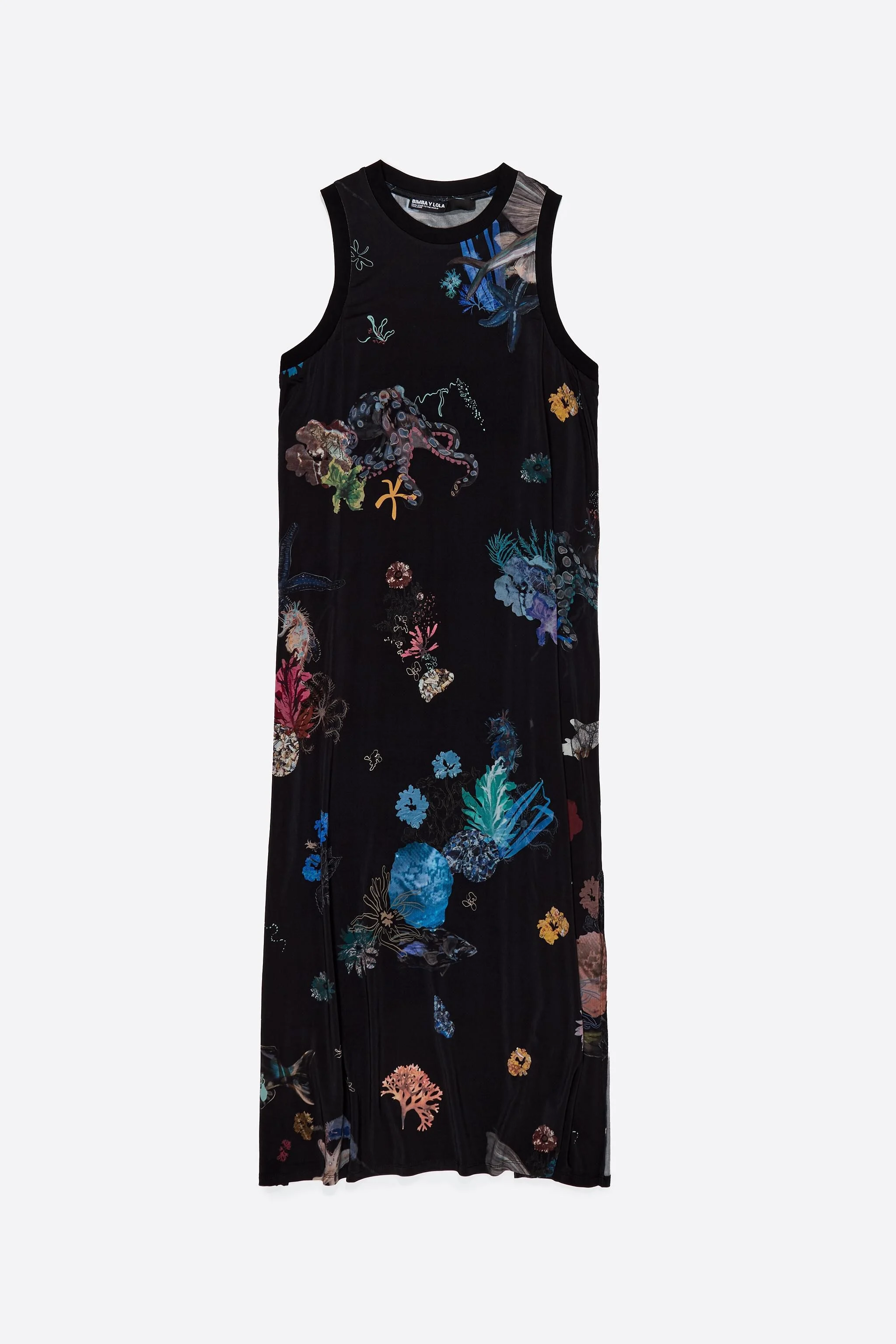 Vestido camiseta preto fluido sem mangas cor de areia