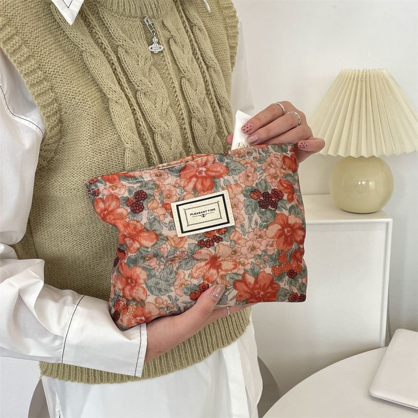 Cattle Farm - Make-uptasje met appliqué en bloemenprint