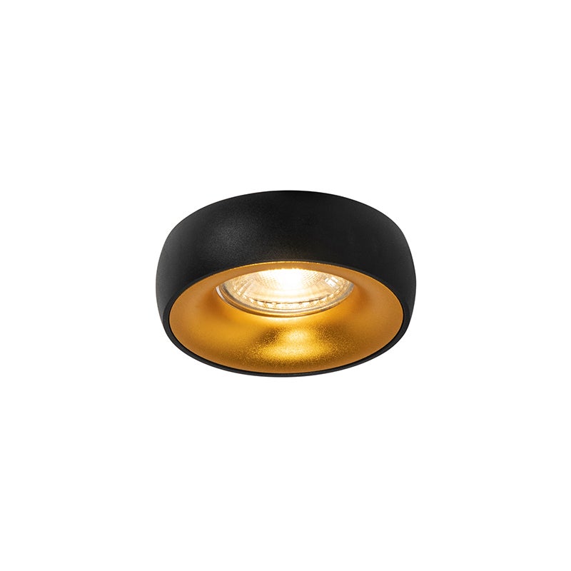 Design: ingebouwd sportief zwart met goud interieur - Mooning