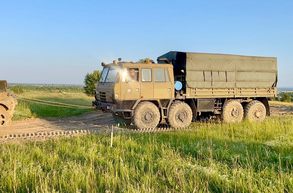 Truck offroad Tour in Prag inkl. Quad und Landrover Fahrt!