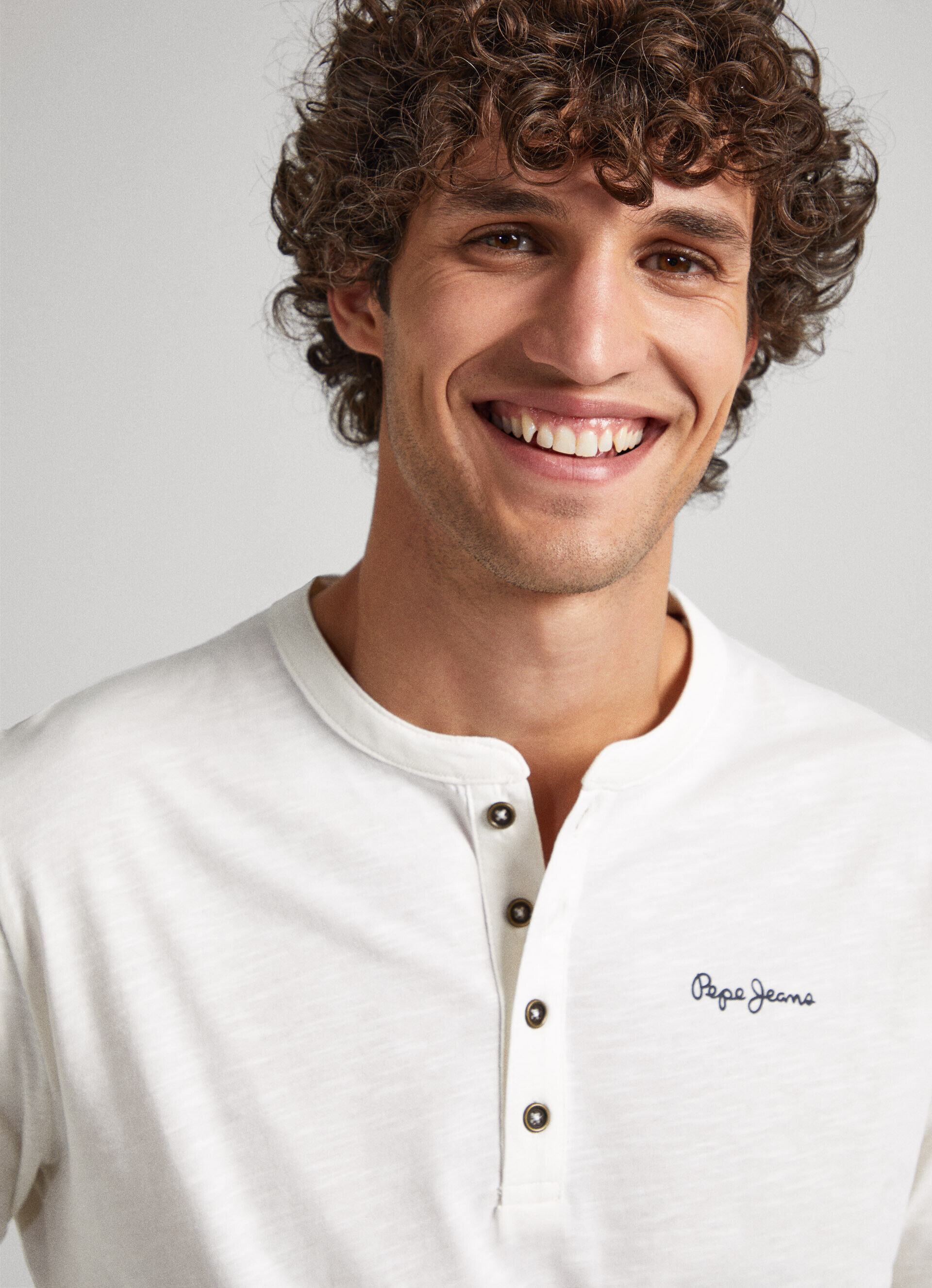 Camiseta com gola padeiro - Off White