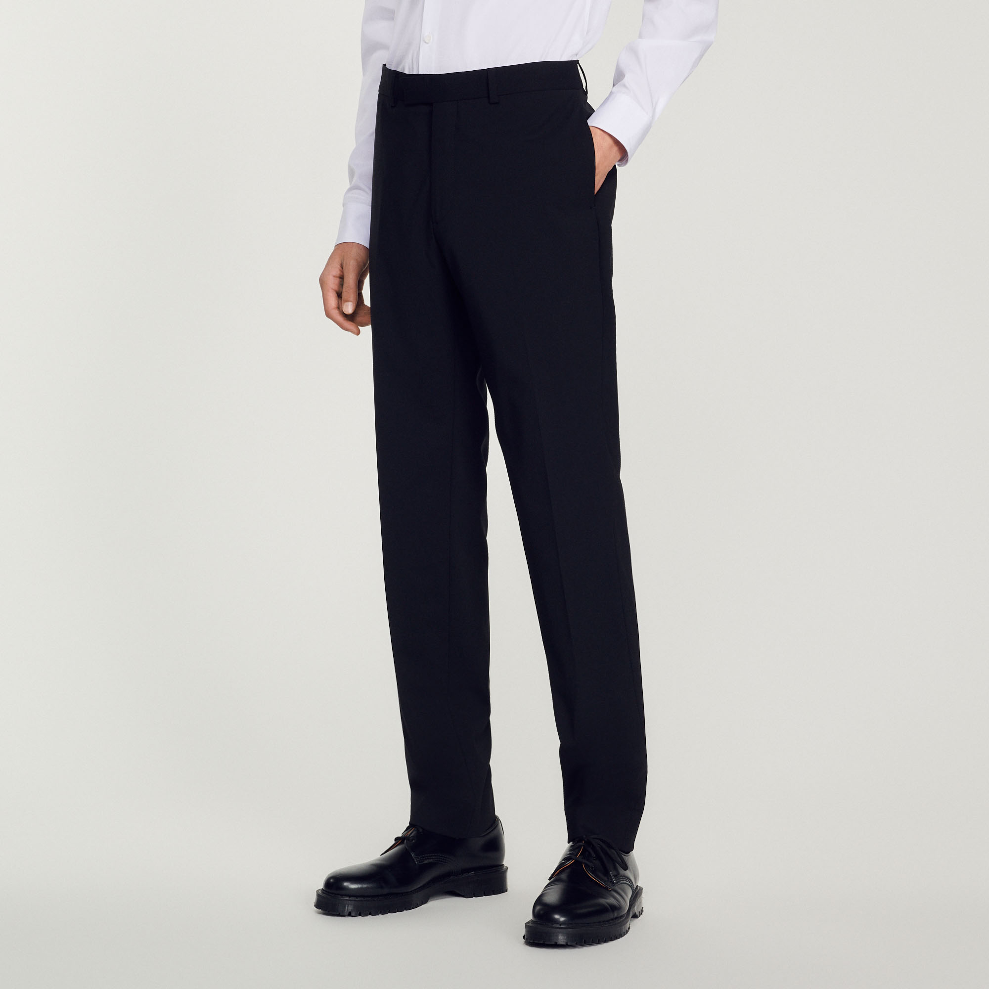 Pantalon de costume á coupe classique