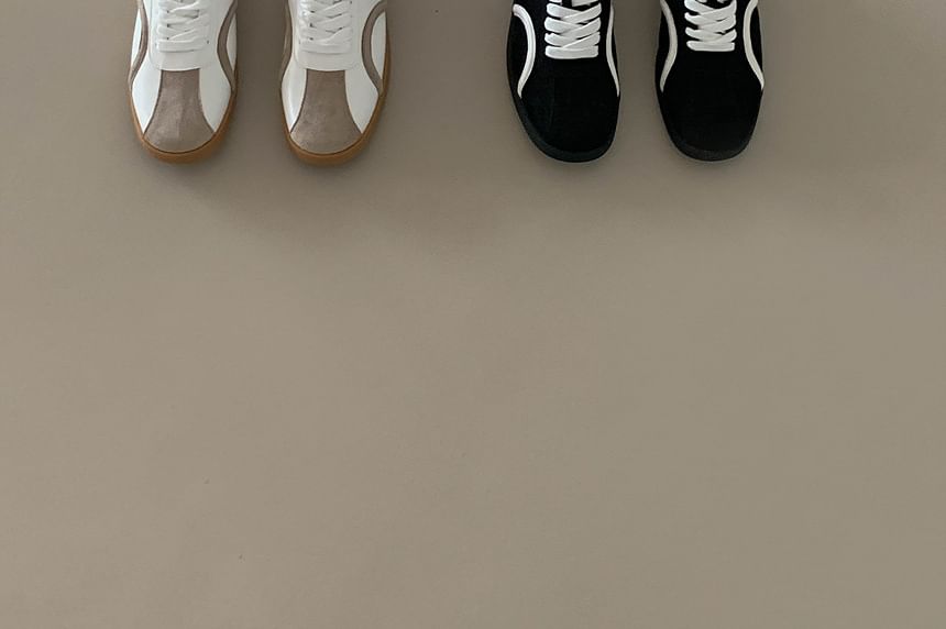 SeoulPop - Tweekleurige sneakers met rubberen zool