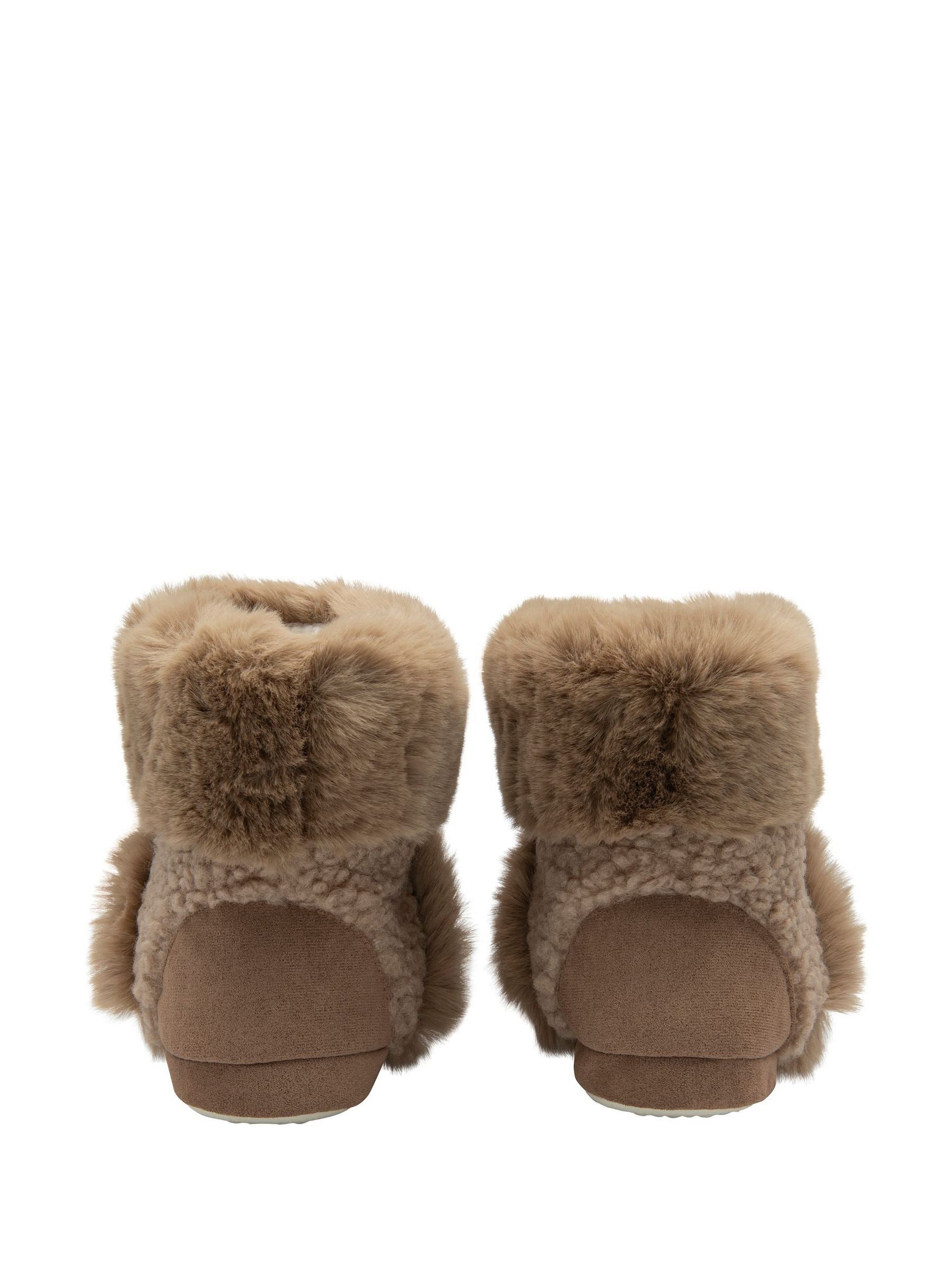 Crème - Dunlop Bootee Pom Pom Faux Slippers