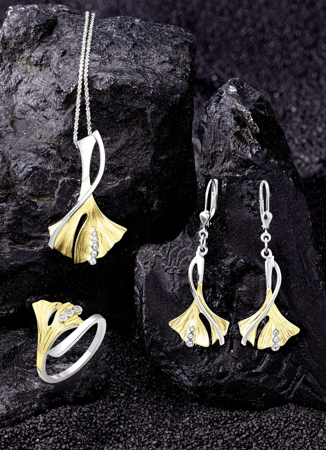Ohrringe Ginkgoblatt in Bicolor mit synth. Zirkonia