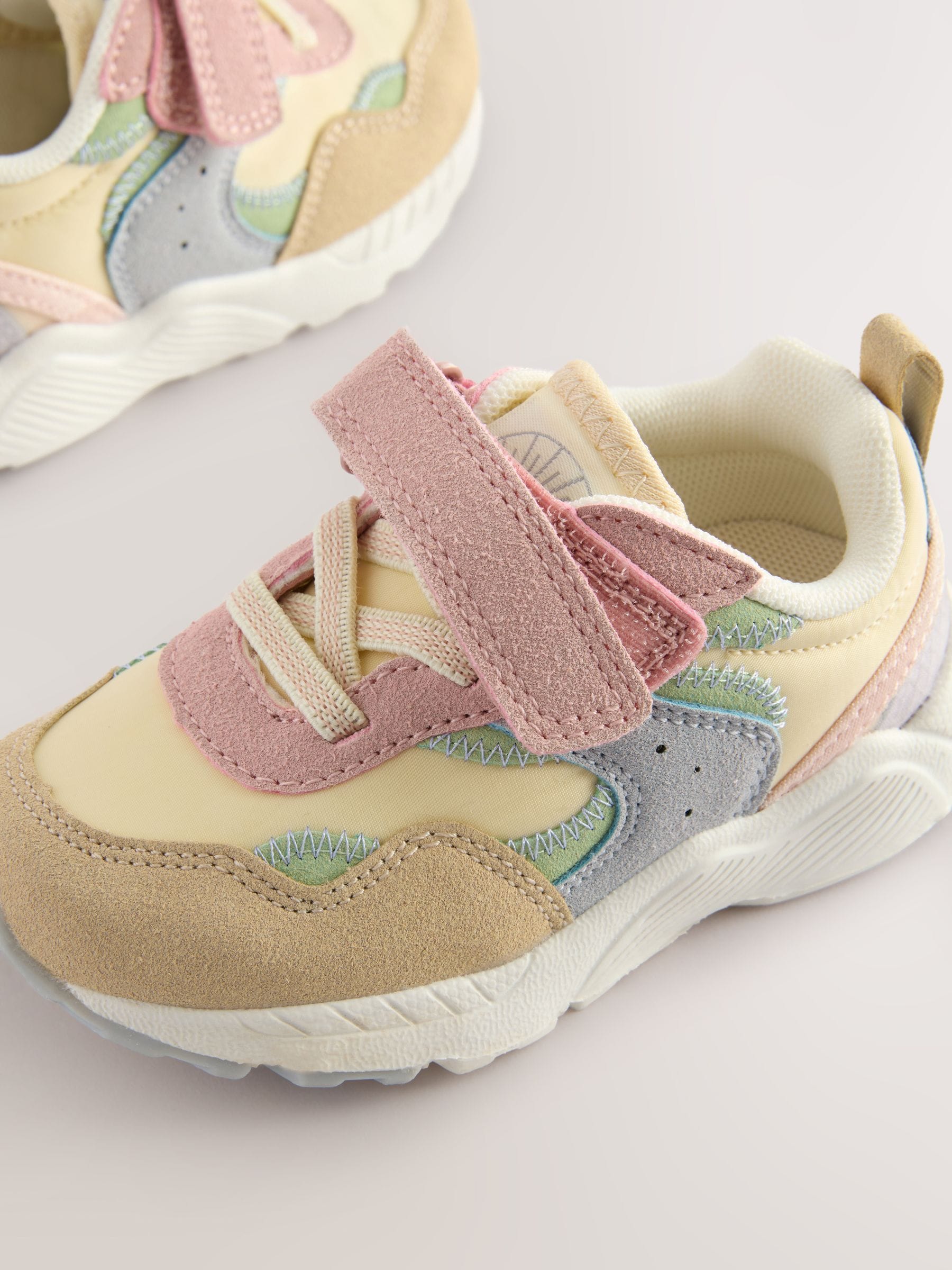 Pastelkleurig - Sneakers met elastische veters en klittenbandsluiting