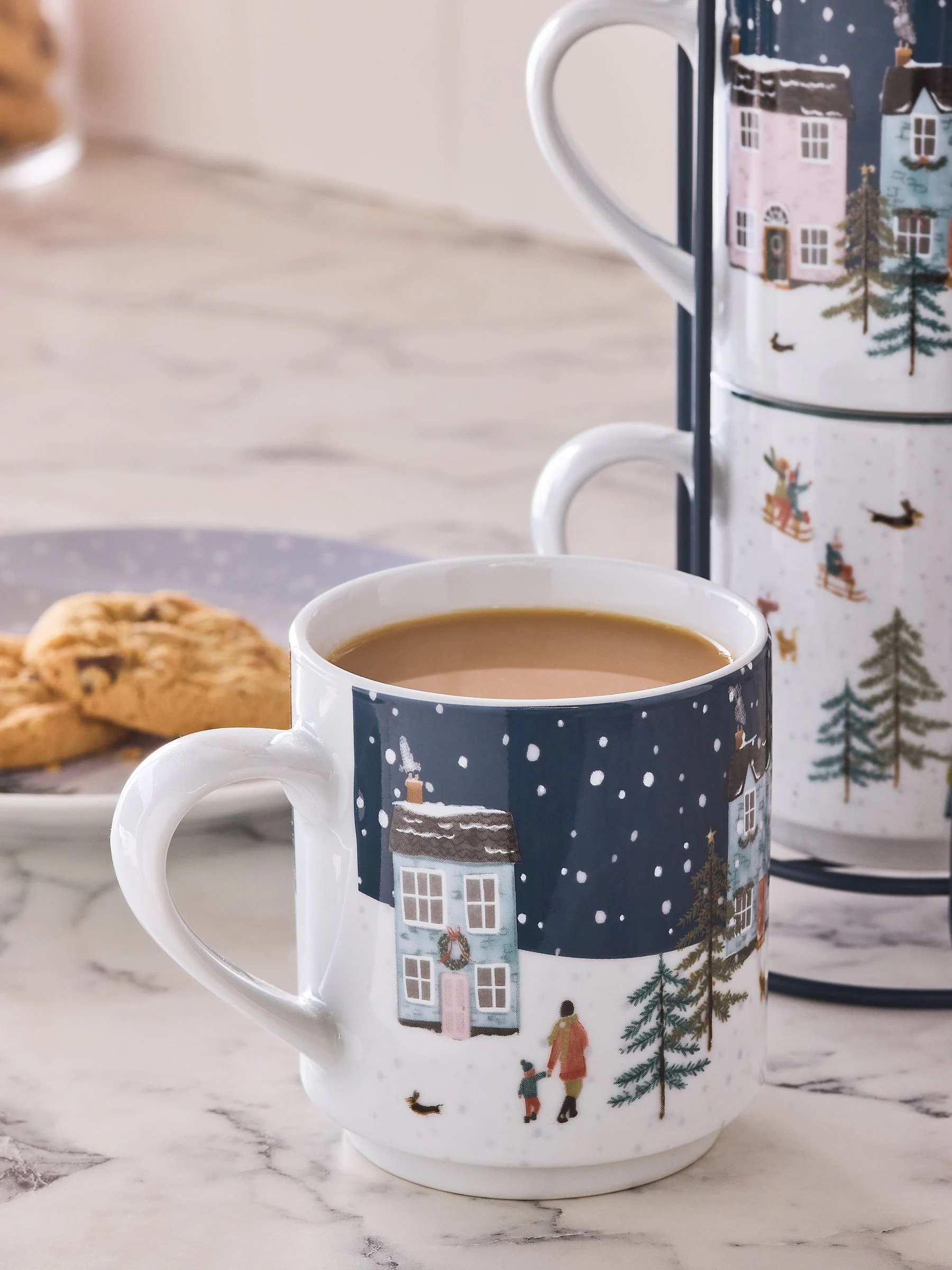 Set van 4 stapelmokken met winterprint en draadstandaard