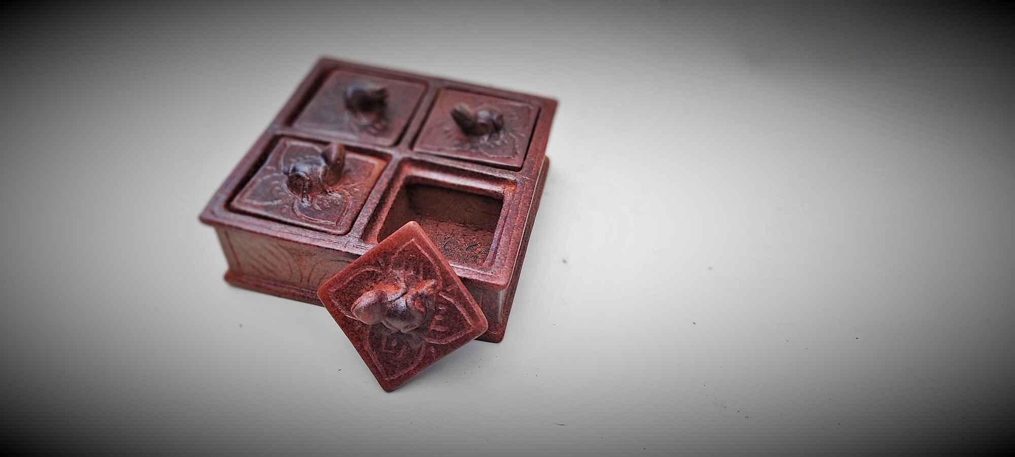 Lombok-Box mit vier Fächern, braun, B 20 cm, L 20 cm, H 9 cm von fischer's lagerhaus
