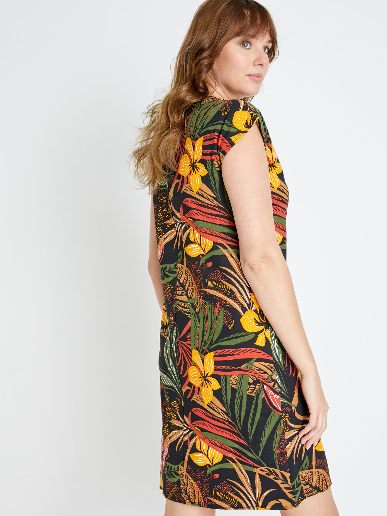 Robe en maille avec perles fantaisie