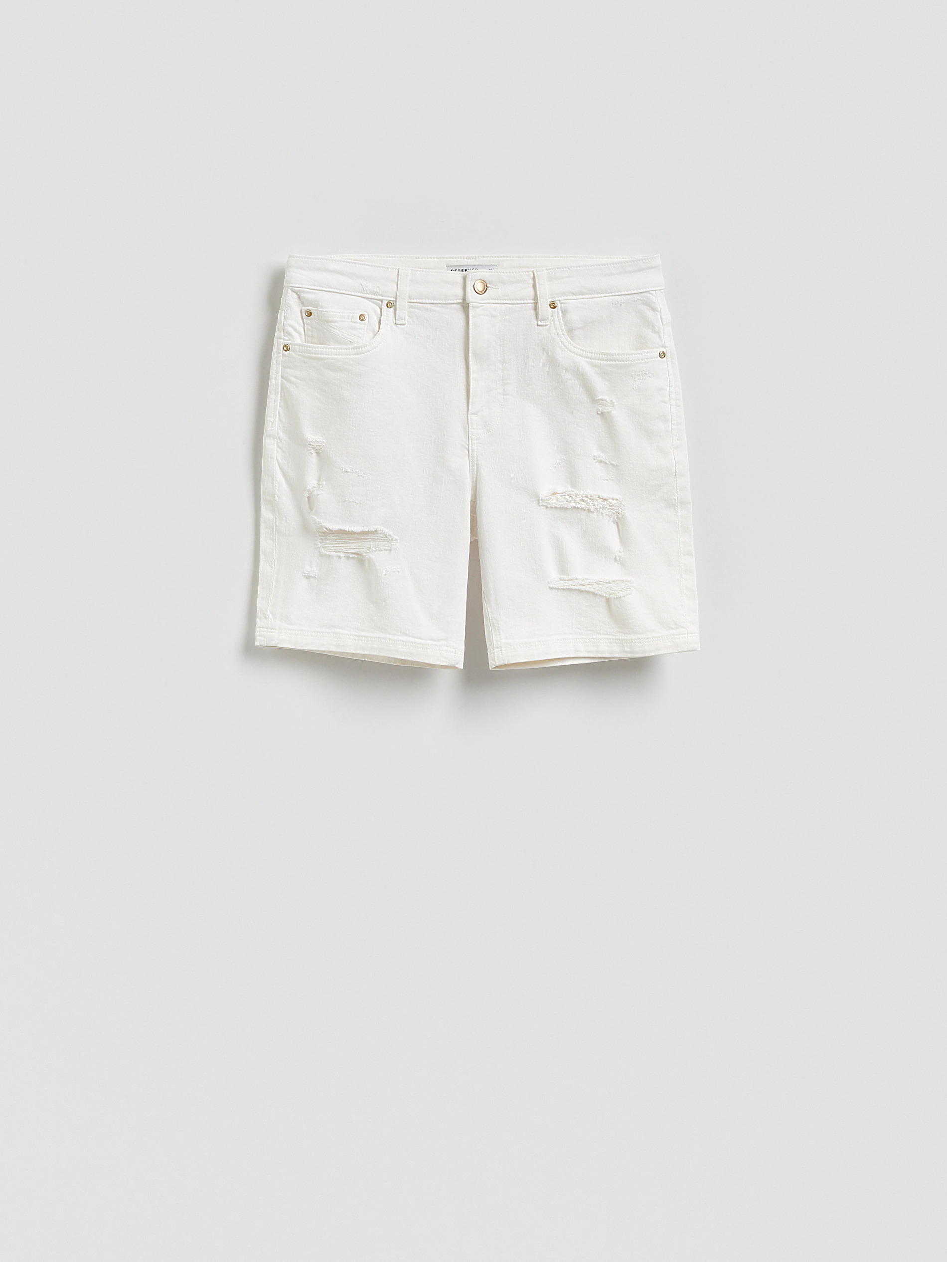 Jeans Shorts mit Löchern