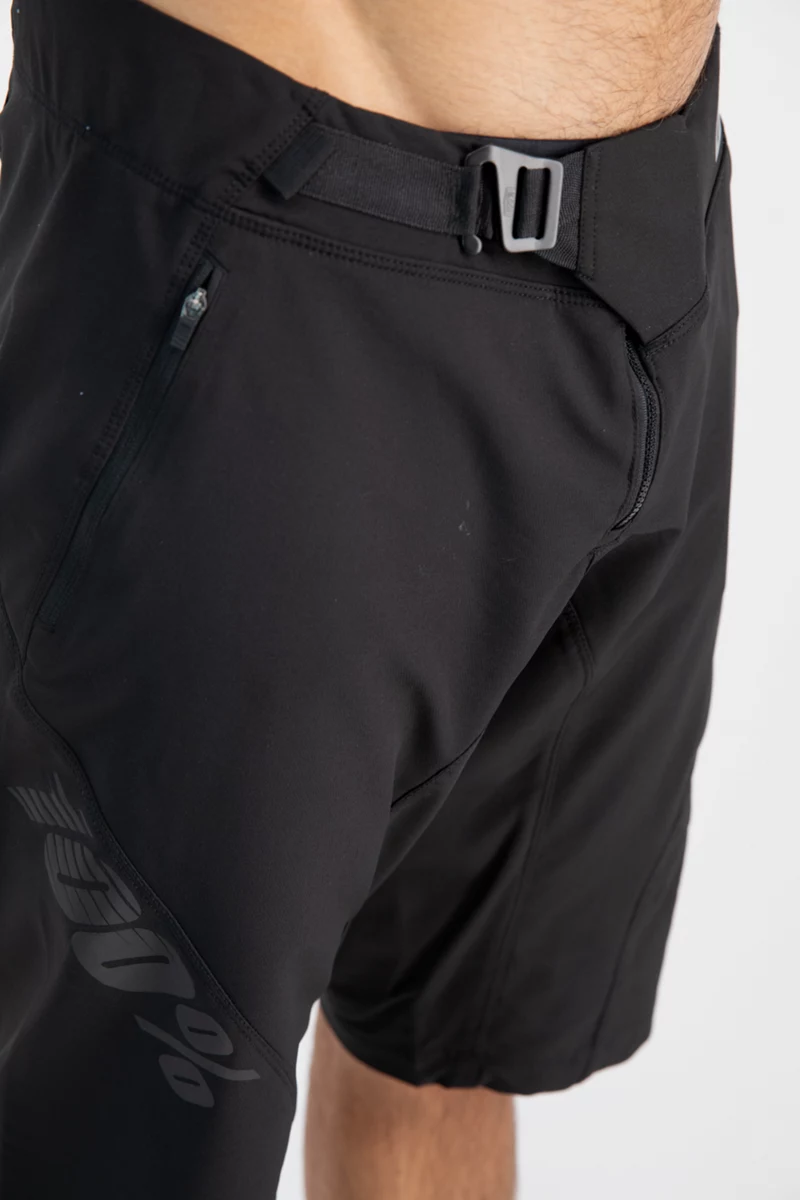 100 PERCENT Airmatic Herren Short