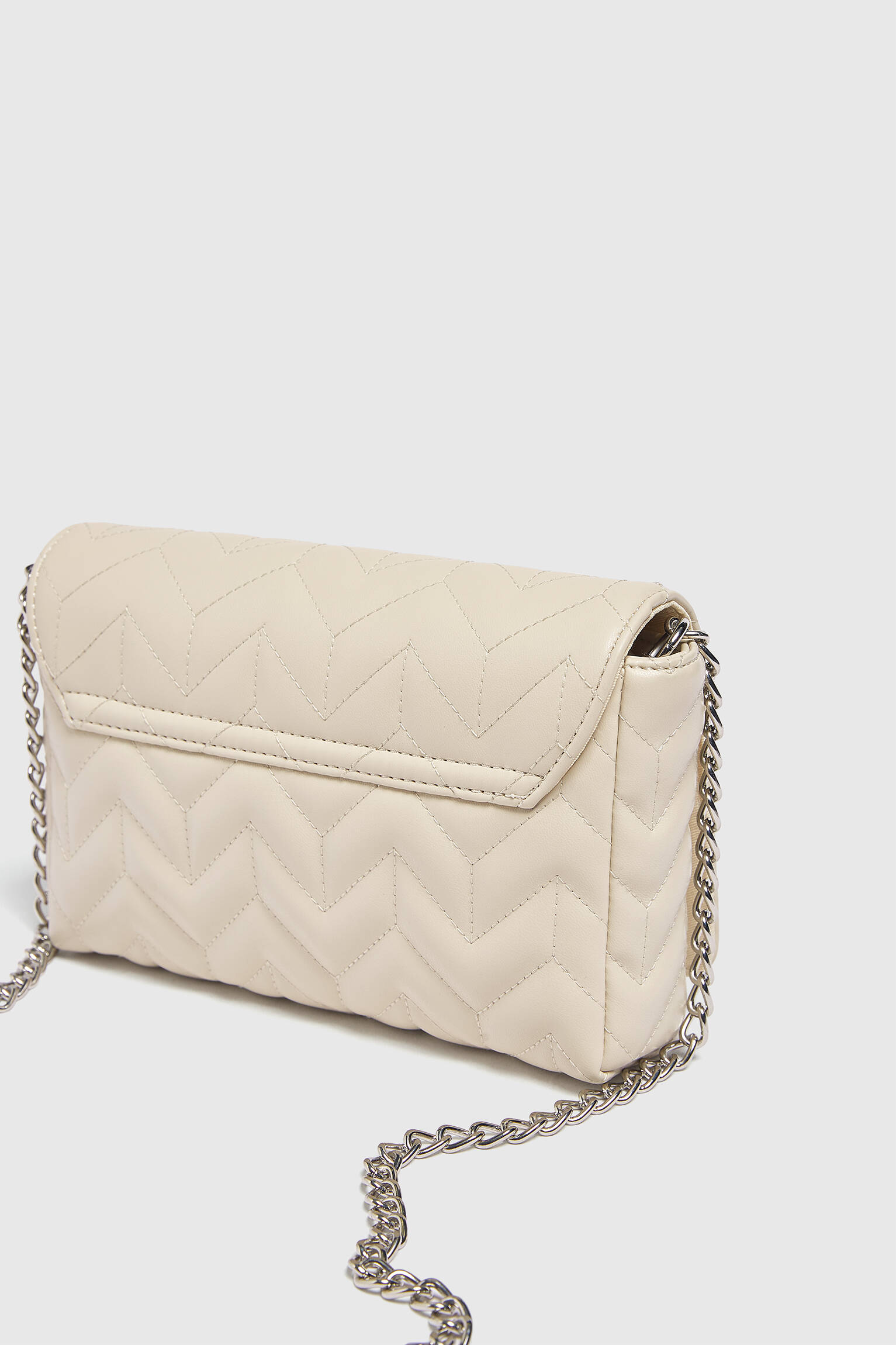 Bolsa de ombro acolchoada com aba - Natural