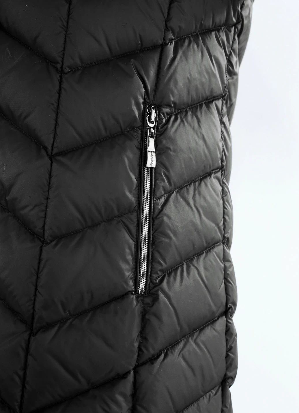 Daunenjacke mit abnehmbarer Kapuze