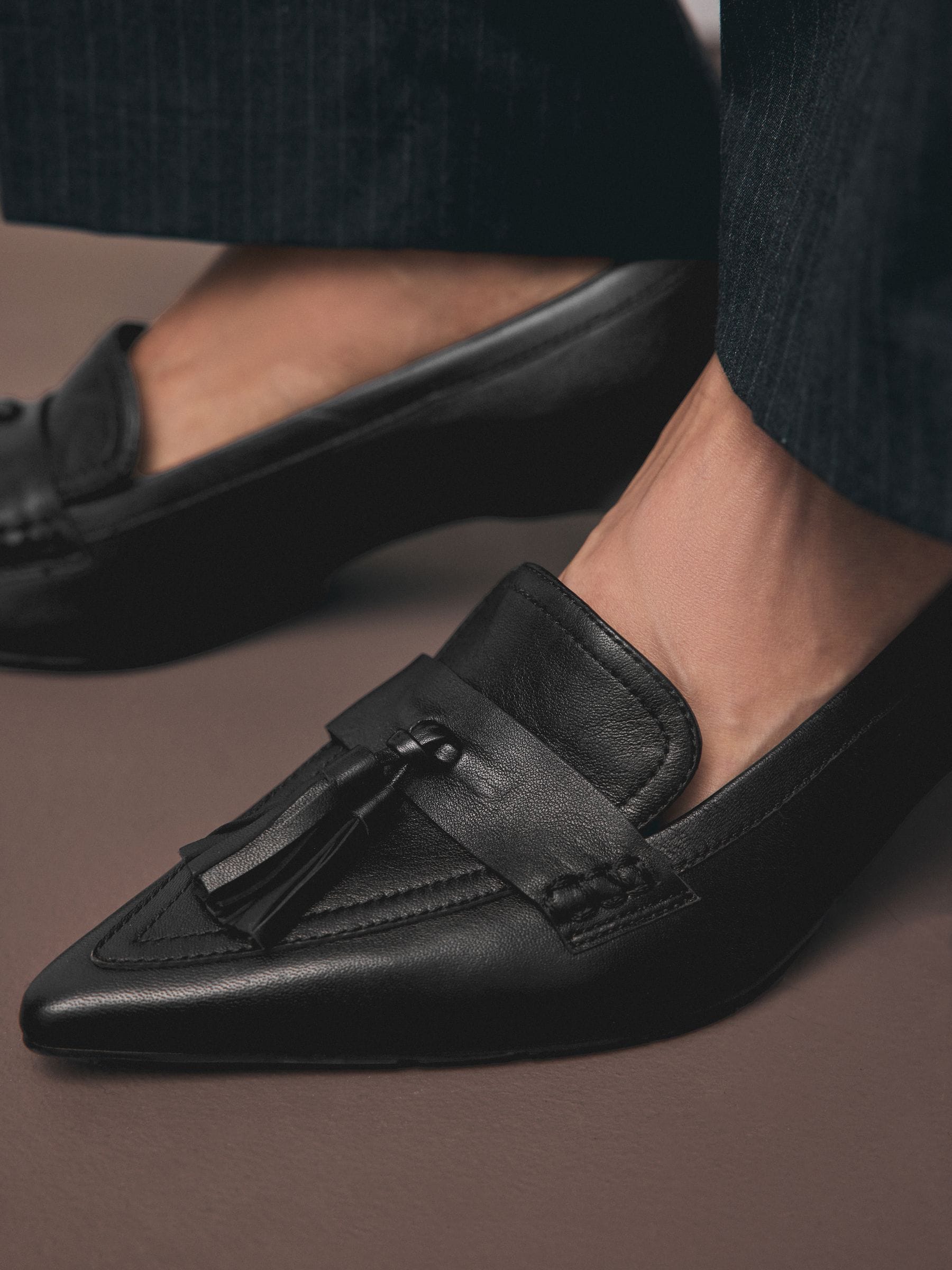 Zwart - Premium Leather With Motionflex Point Toe Tassel Heels Loafers