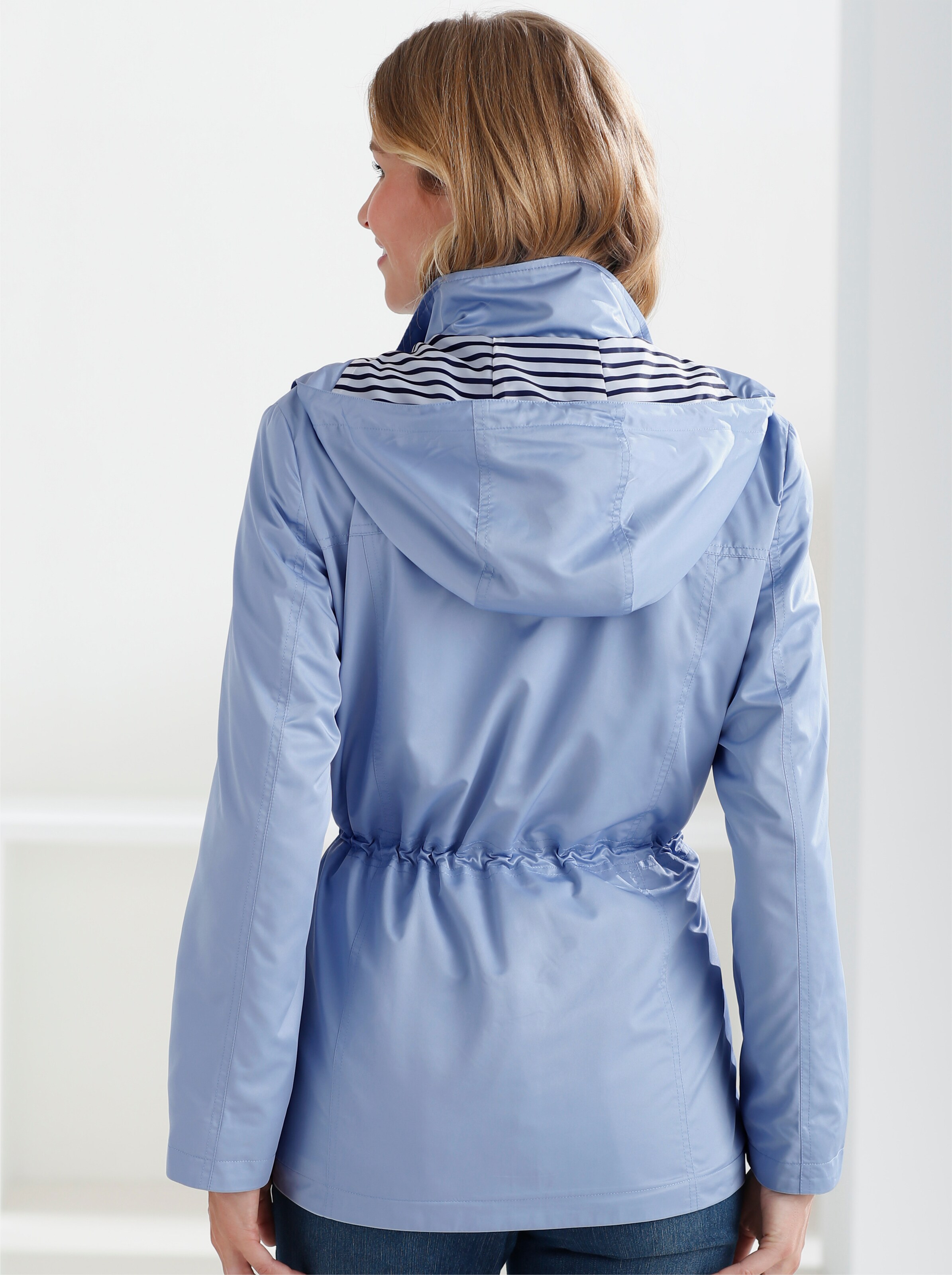 Jacke mit gestreiftem Futter