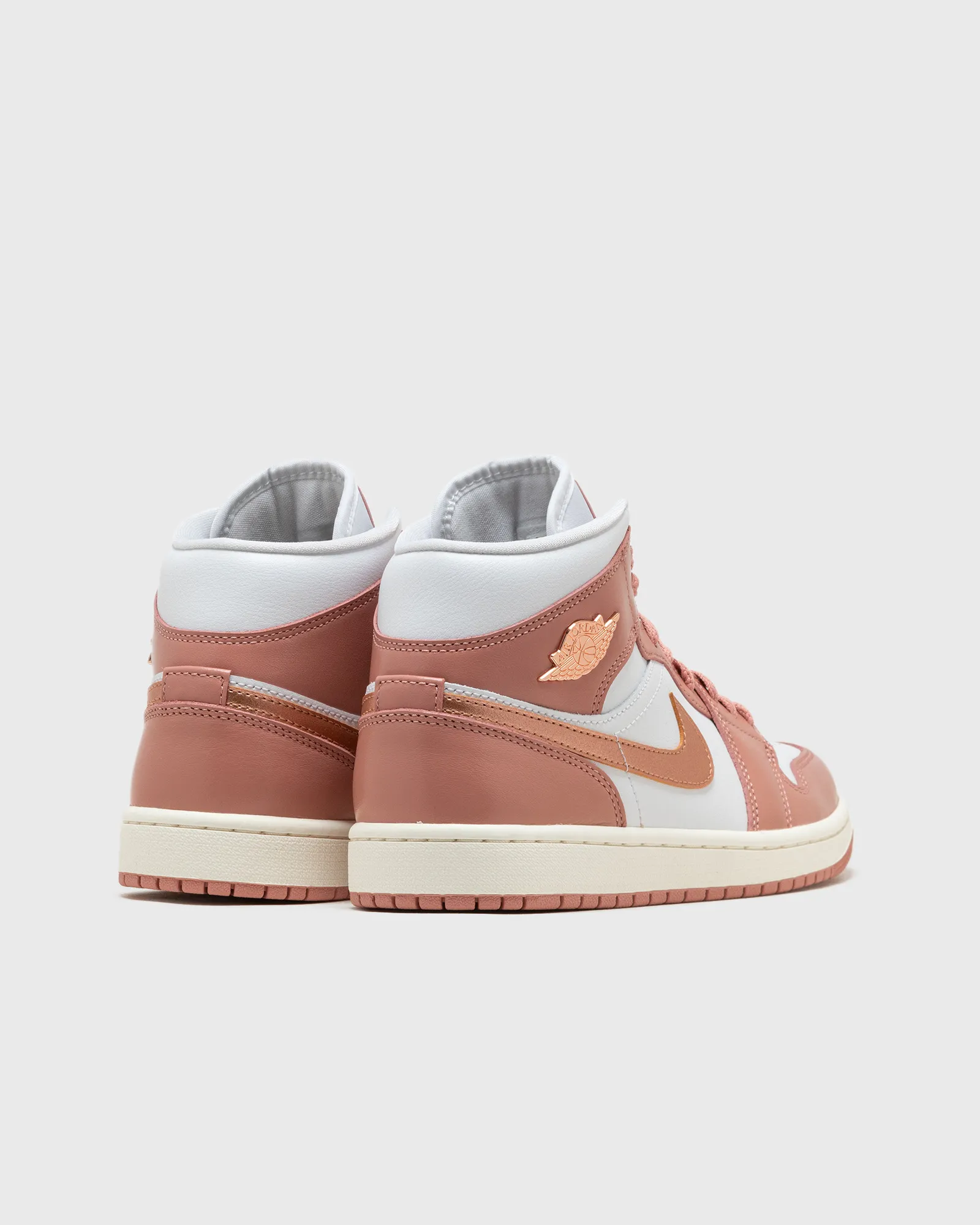 Jordan Wmns Air Jordan 1 Mid SE “Red Stardust”