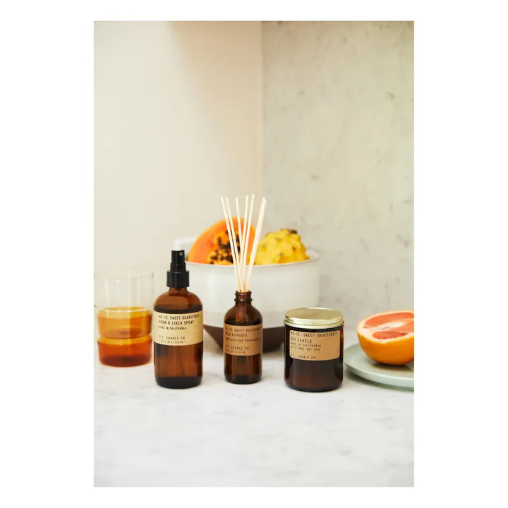 P.F. Candle Co Bougie parfumée de soja n°10 Pamplemousse - 200 g