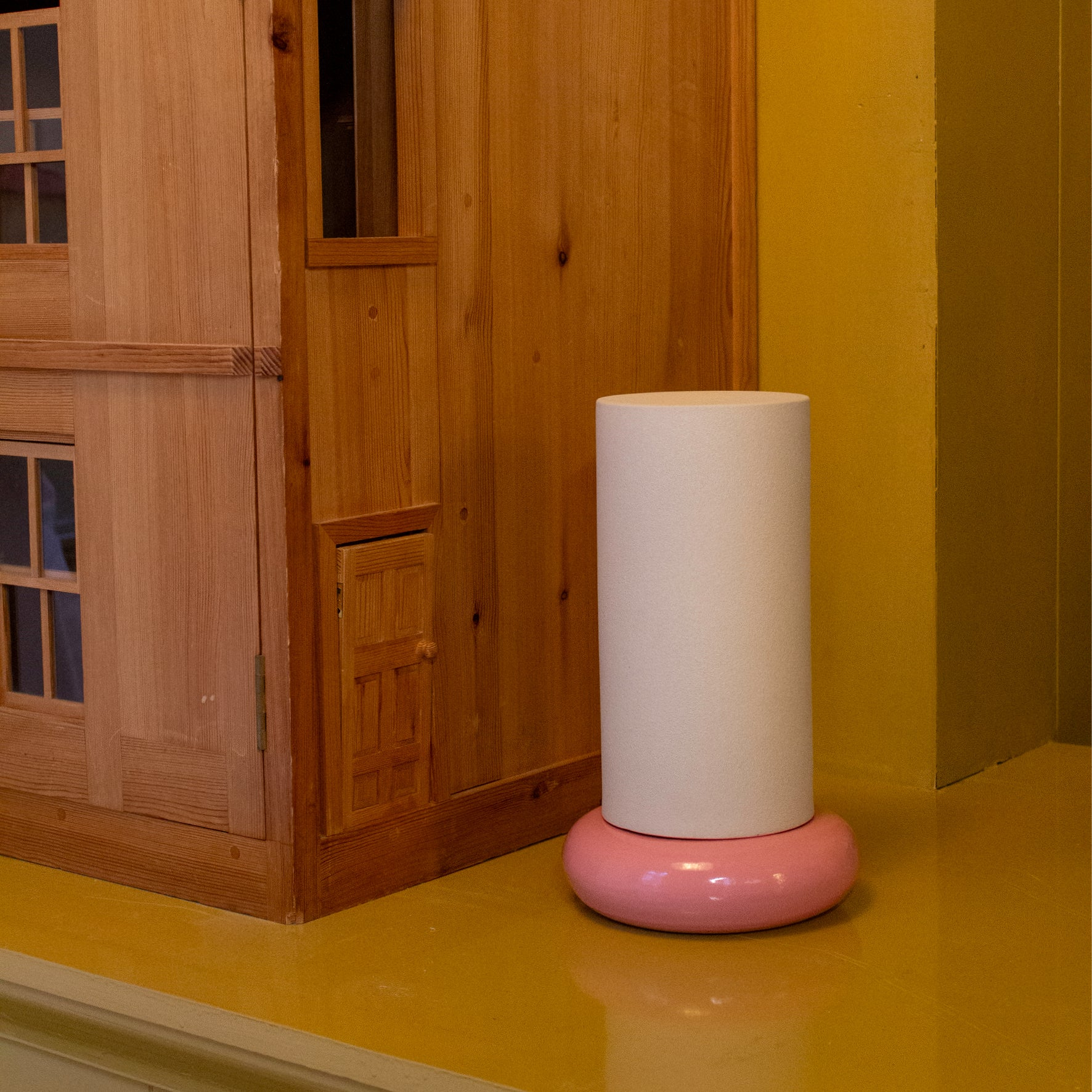 Vaas Aesthetic Studios donut roze