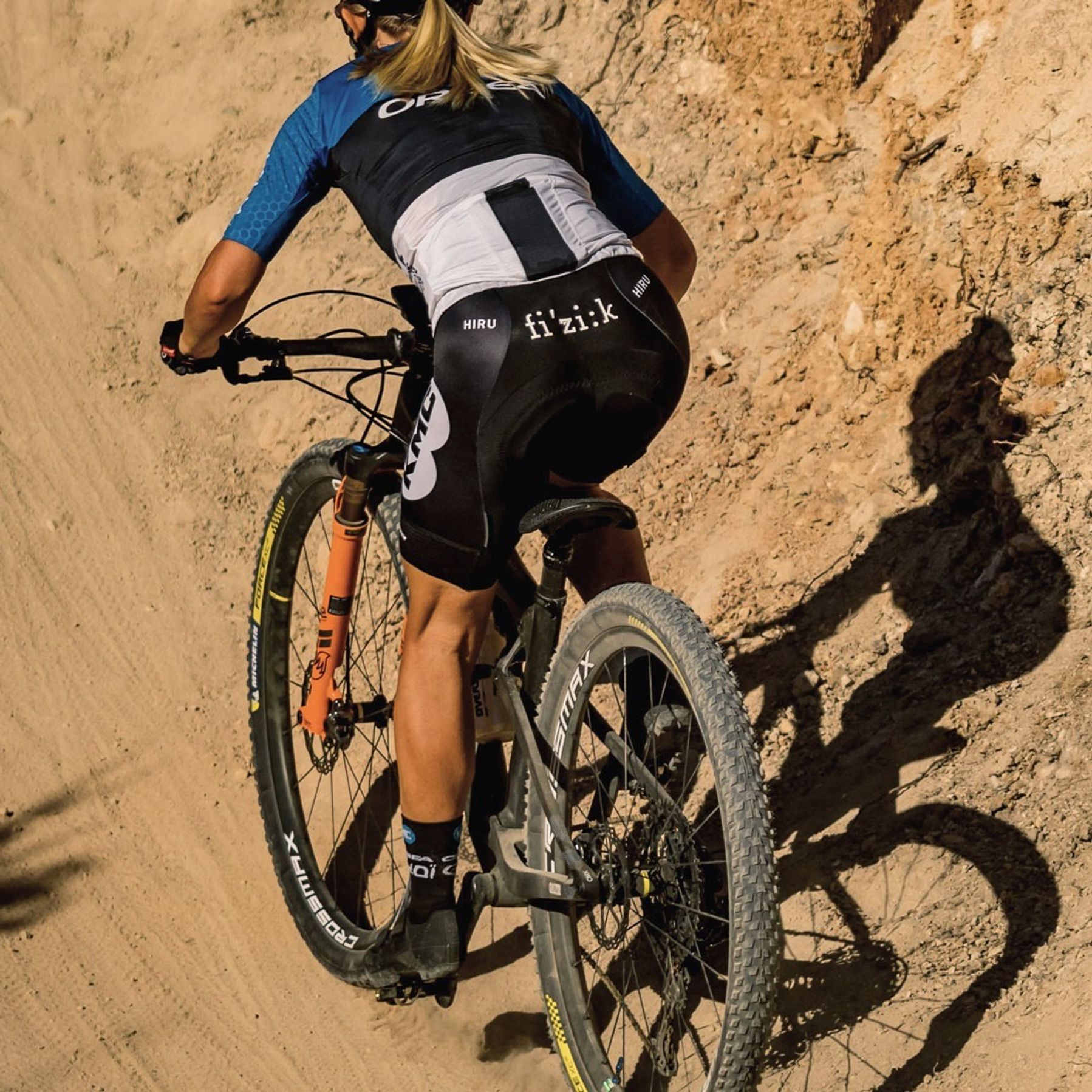 Fizik Vento Argo R1 Adaptive Zadel OEM