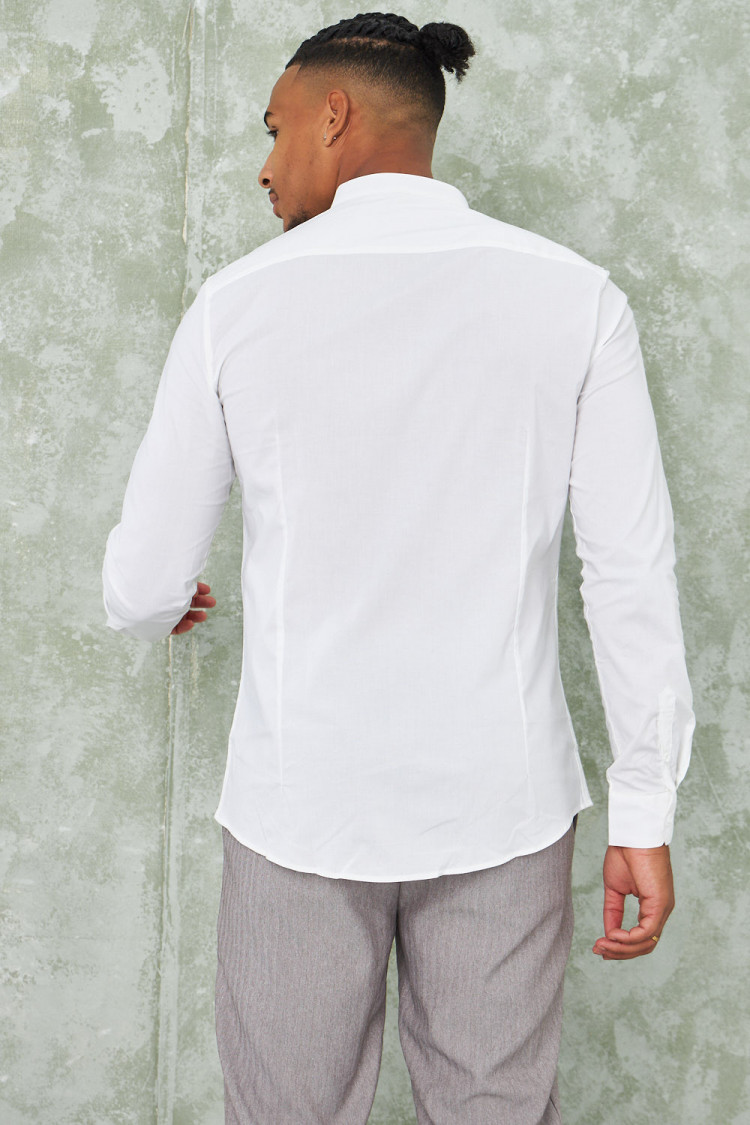 Chemise à col officier blanche
