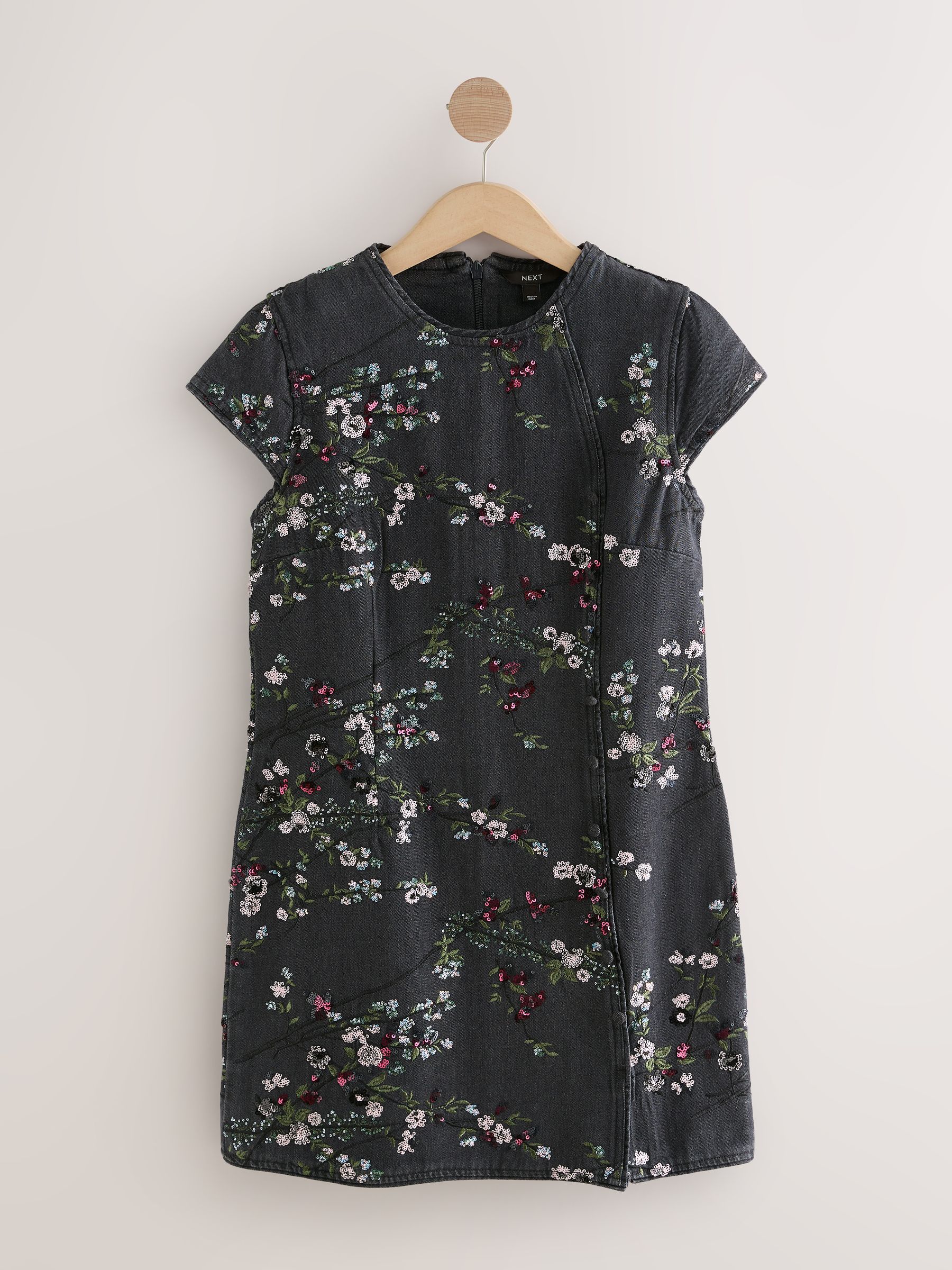 Zwart - Embellished Cap Sleeve Denim Mini Dress