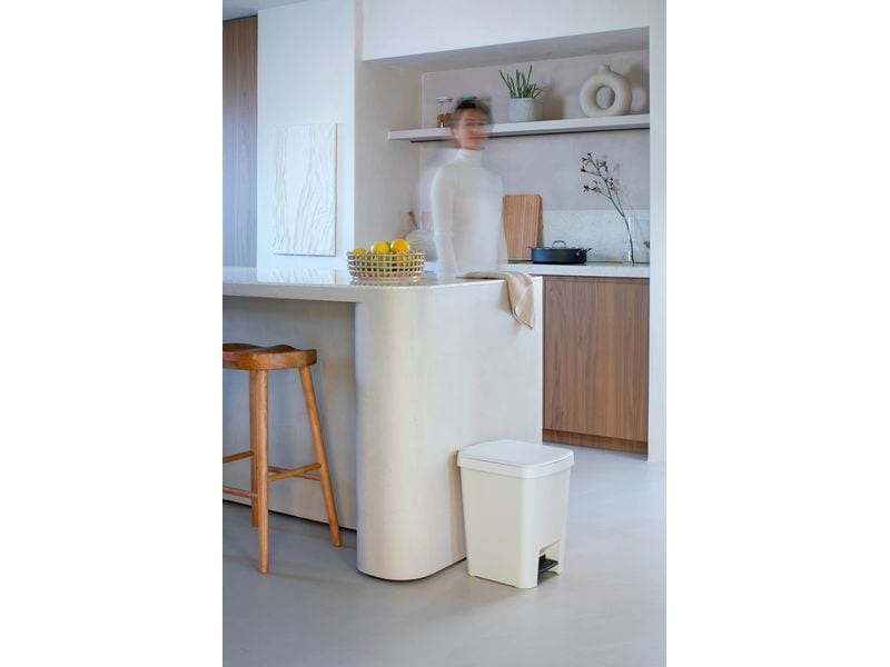 Brabantia Recyclingbehälter StepUp 25 l, Hellgrau Treteimer für Recyclingmaterialien