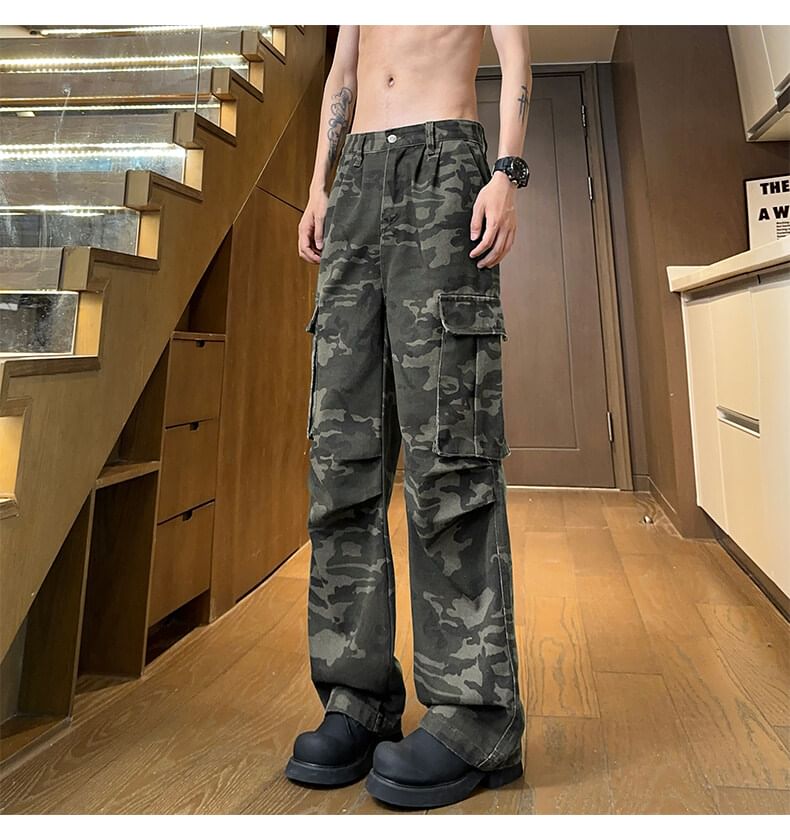 Priam - Low Rise Camo Print Cargo Jeans met Wijde Pijpen