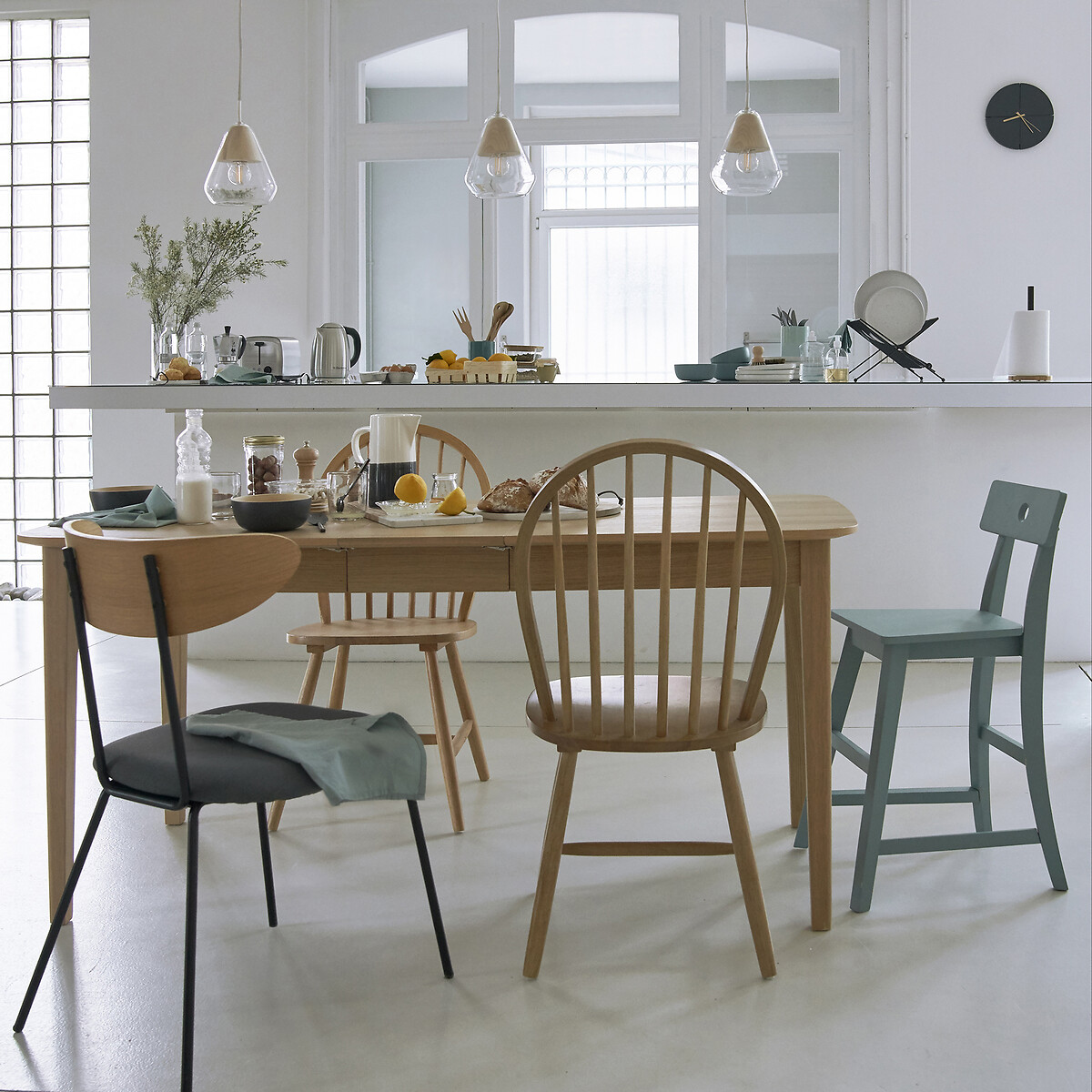 LA REDOUTE INTERIEURS<br>Conjunto de 2 cadeiras de fusos, estilo Windsor