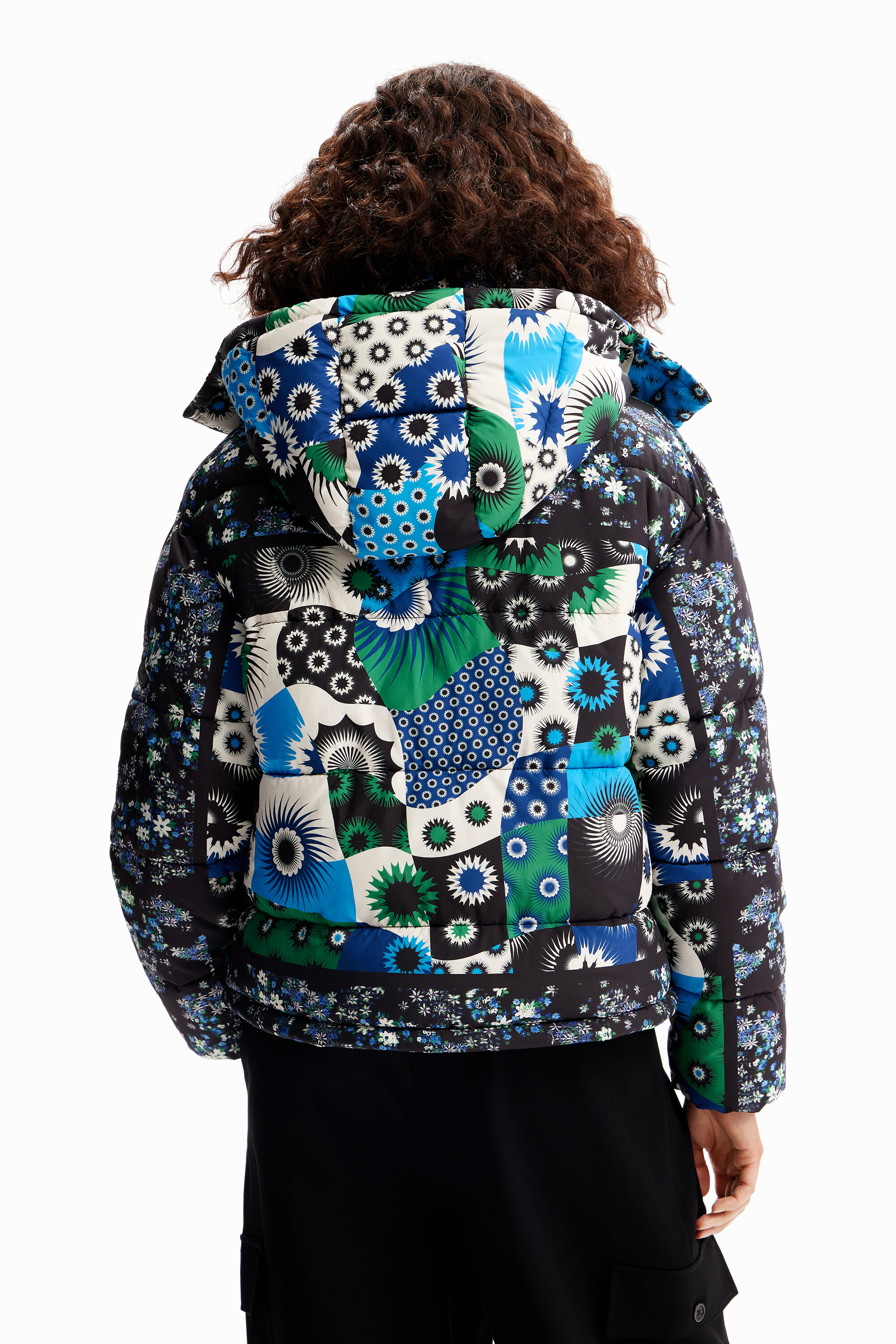 Jaqueta acolchoada com patches