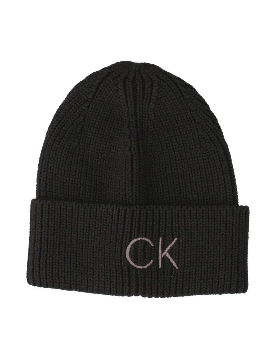 ESSENTIALS BEANIE