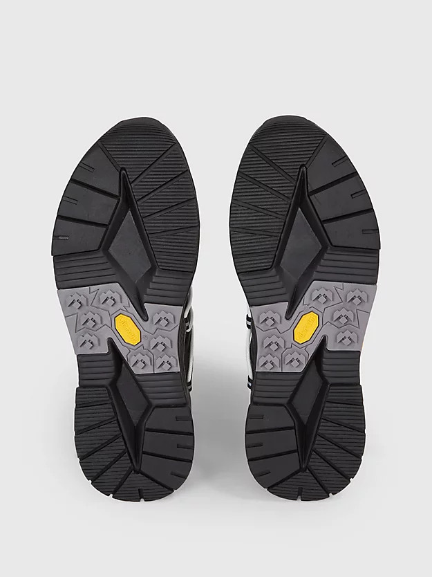 Tênis robusto Vibram®