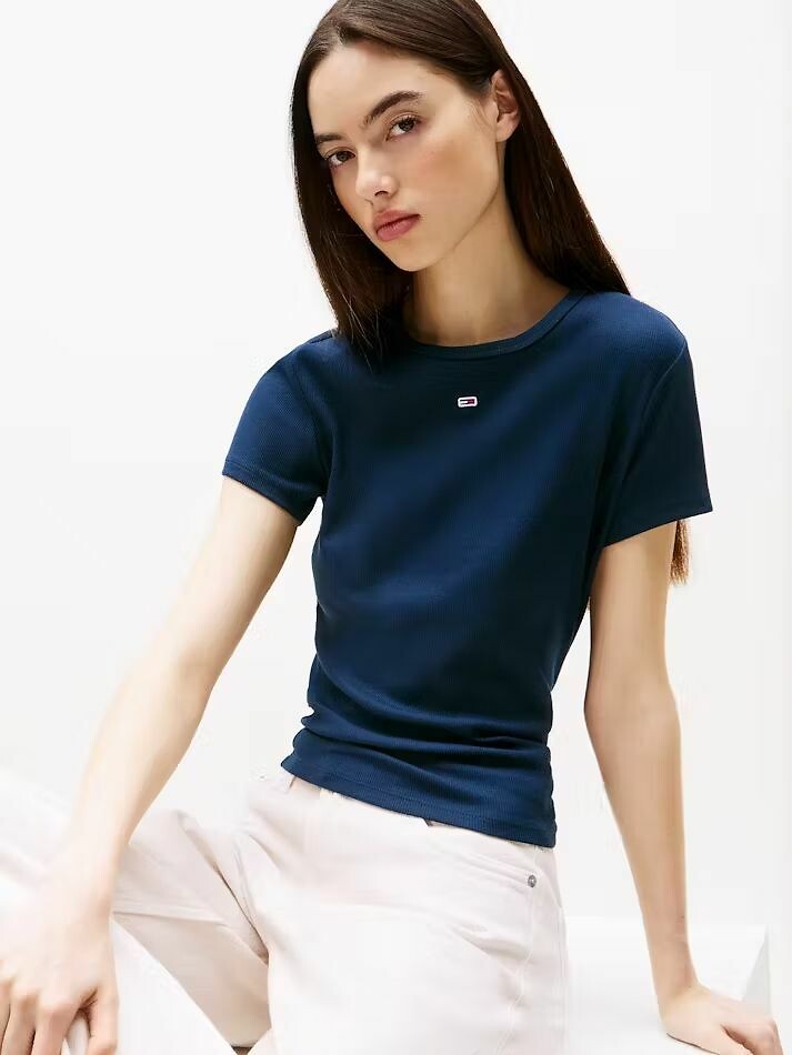 TOMMY JEANS<br>Camiseta com gola redonda e mangas curtas